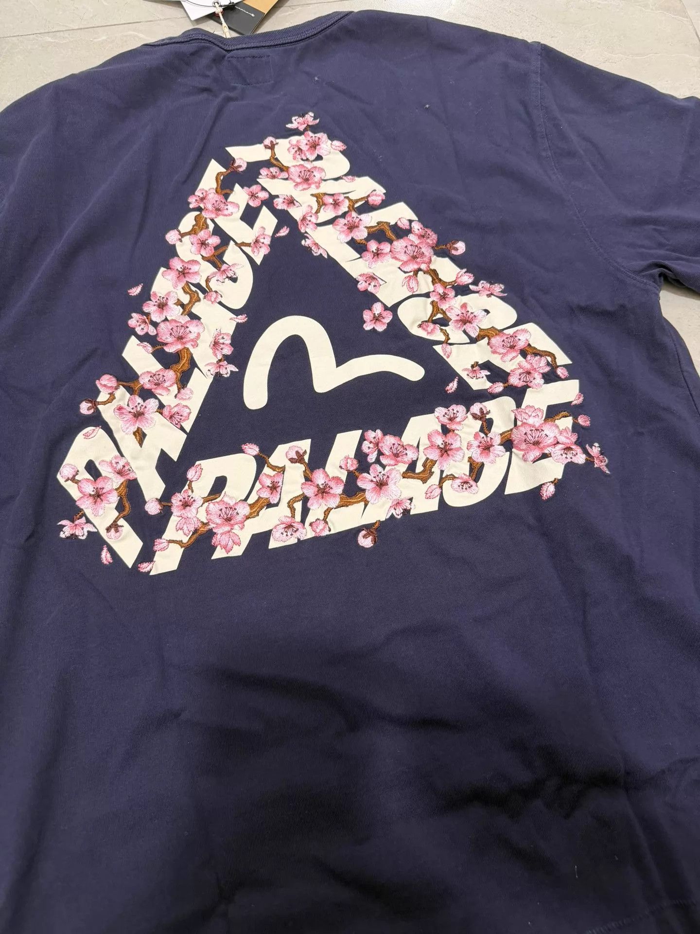 Palace PALACE × EVISU SS26 Street Pocket Short Sleeve Tee Navy M Size US M / EU 48-50 / 2 - 4 Thumbnail