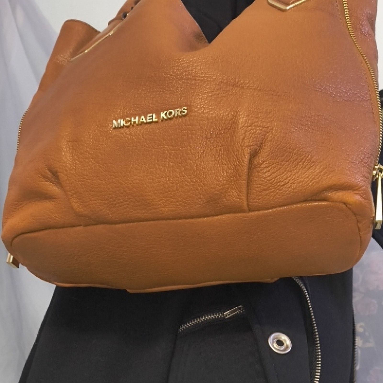 Michael Kors Michael Kors Brown Leather Handbag Size ONE SIZE - 6 Thumbnail