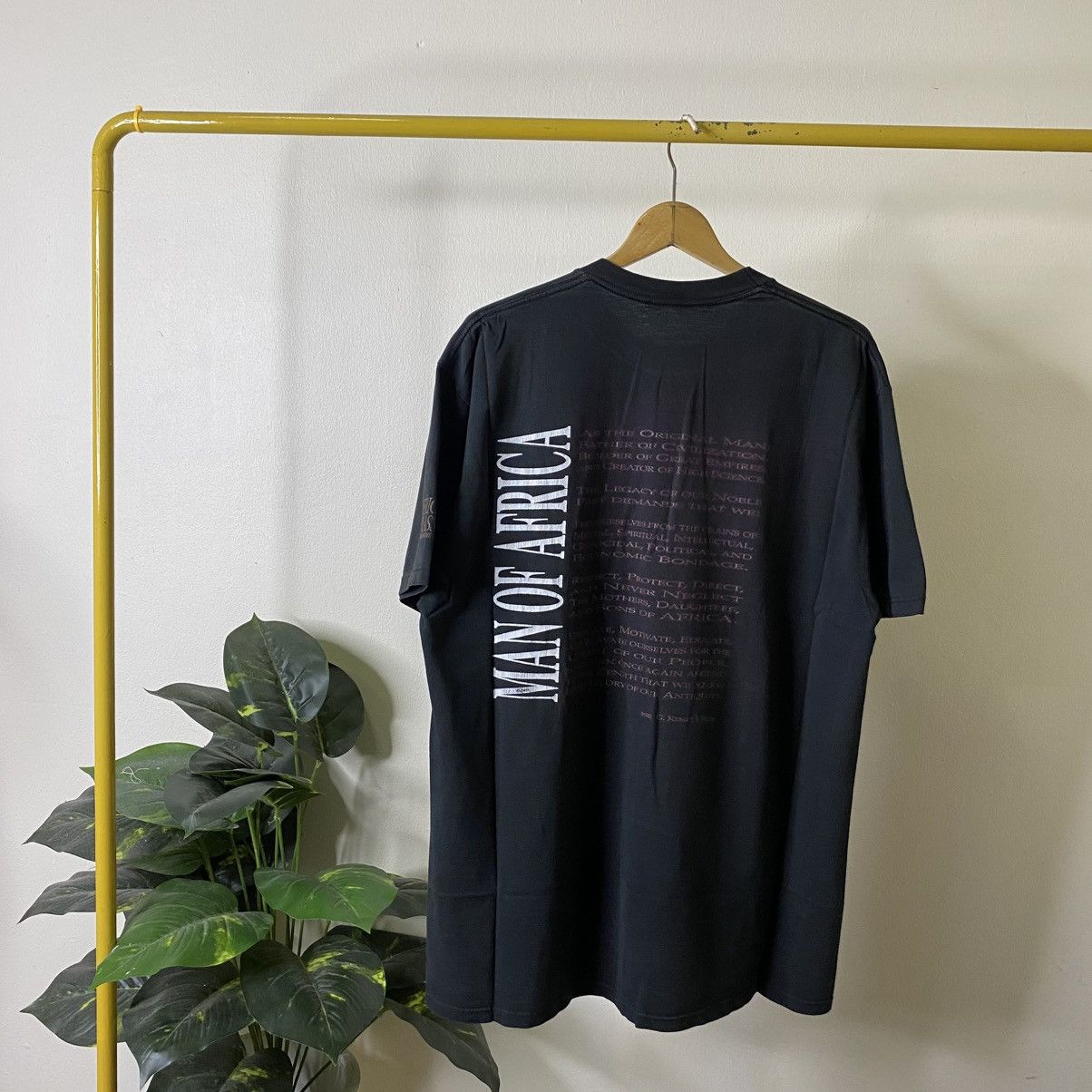 Vintage Vintage 1992 MAN OF AFRICA Black Pride Culture T Shirt Size US XL / EU 56 / 4 - 7 Thumbnail