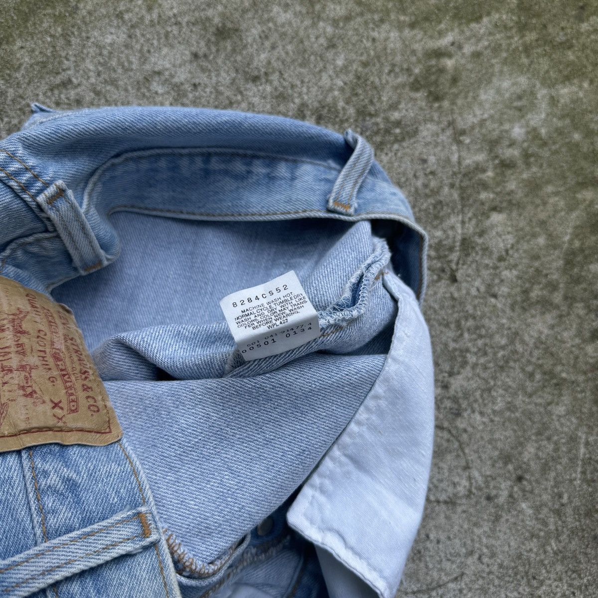 Levi's Vintage 90s Levi's 501 Light Wash Jeans 31x38 Size US 31 - 6 Thumbnail