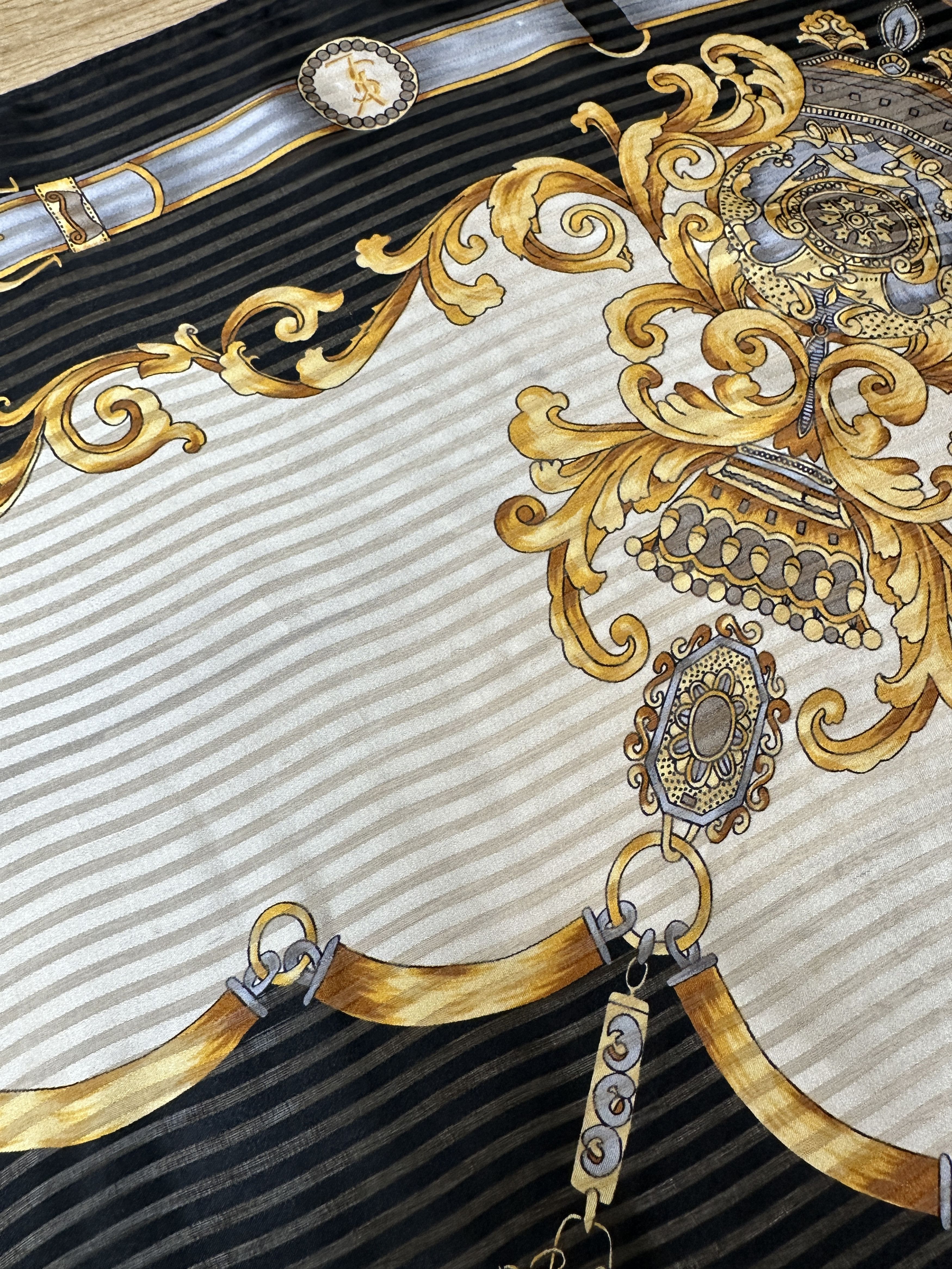 Yves Saint Laurent Yves Saint Laurent Silk Scarf Baroque Chain 85cm Square Size ONE SIZE - 12 Thumbnail