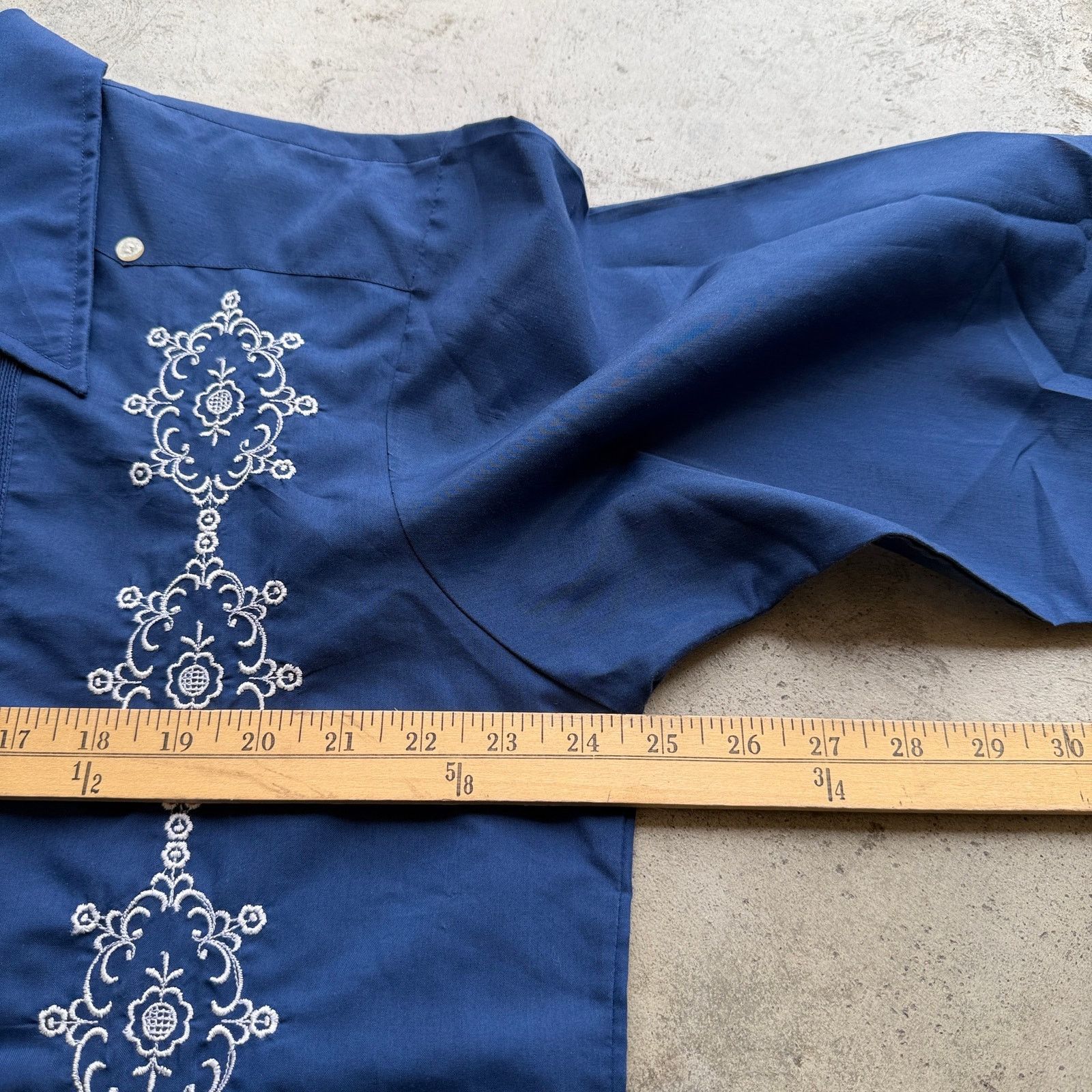 Other 60s -70s Maya Guayabera Embroidered Dagger Collar Shirt Size US L / EU 52-54 / 3 - 7 Thumbnail