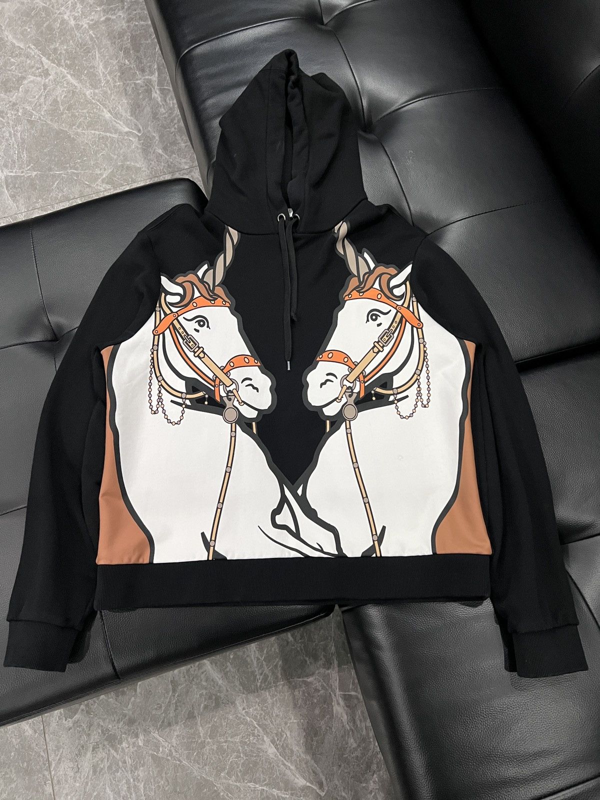 Burberry Burberry Double Unicorn Graphic Hoodie Size US L / EU 52-54 / 3 - 1 Thumbnail