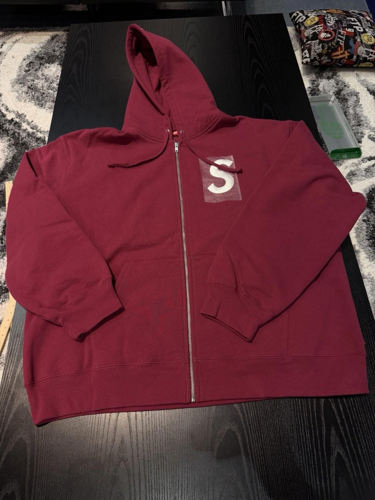 Supreme Supreme S Logo Zip Up Hooded Sweatshirt Red Size (XXL) NEW Size US XXL / EU 58 / 5 - 2 Thumbnail