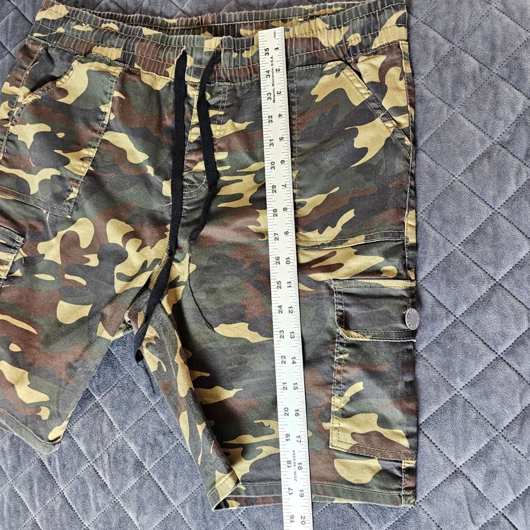 Vintage V.I.P Women's Cargo Shorts Camouflage Size 19/20 Elastic Waist Drawstring Pockets Cargo Green Cotton Blend Regular 34 in Waist Women Size 40" / US 18 - 5 Thumbnail