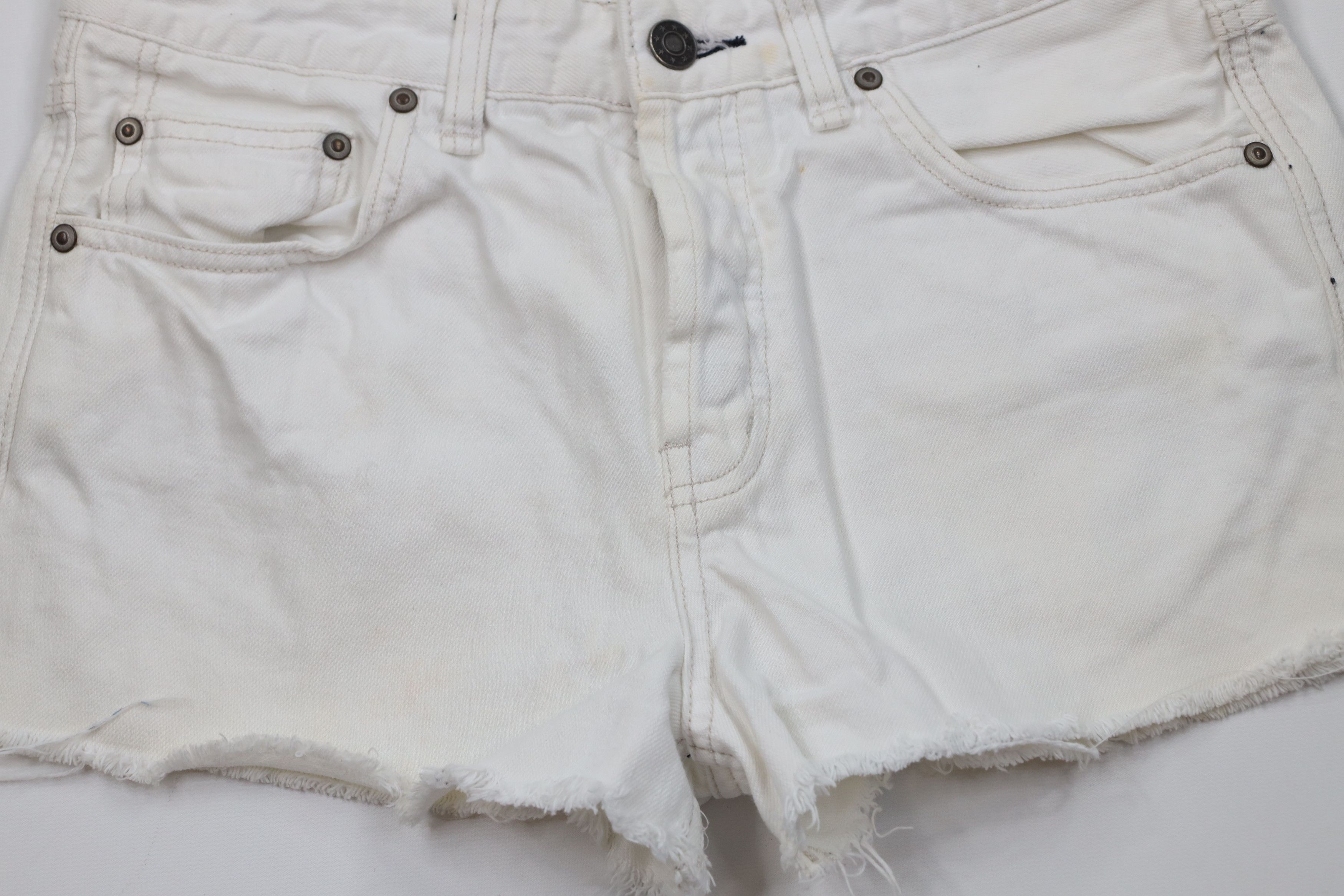 Free People Free People Button Fly Cut Off Denim Jean Shorts White Size 28" / US 6 / IT 42 - 3 Thumbnail