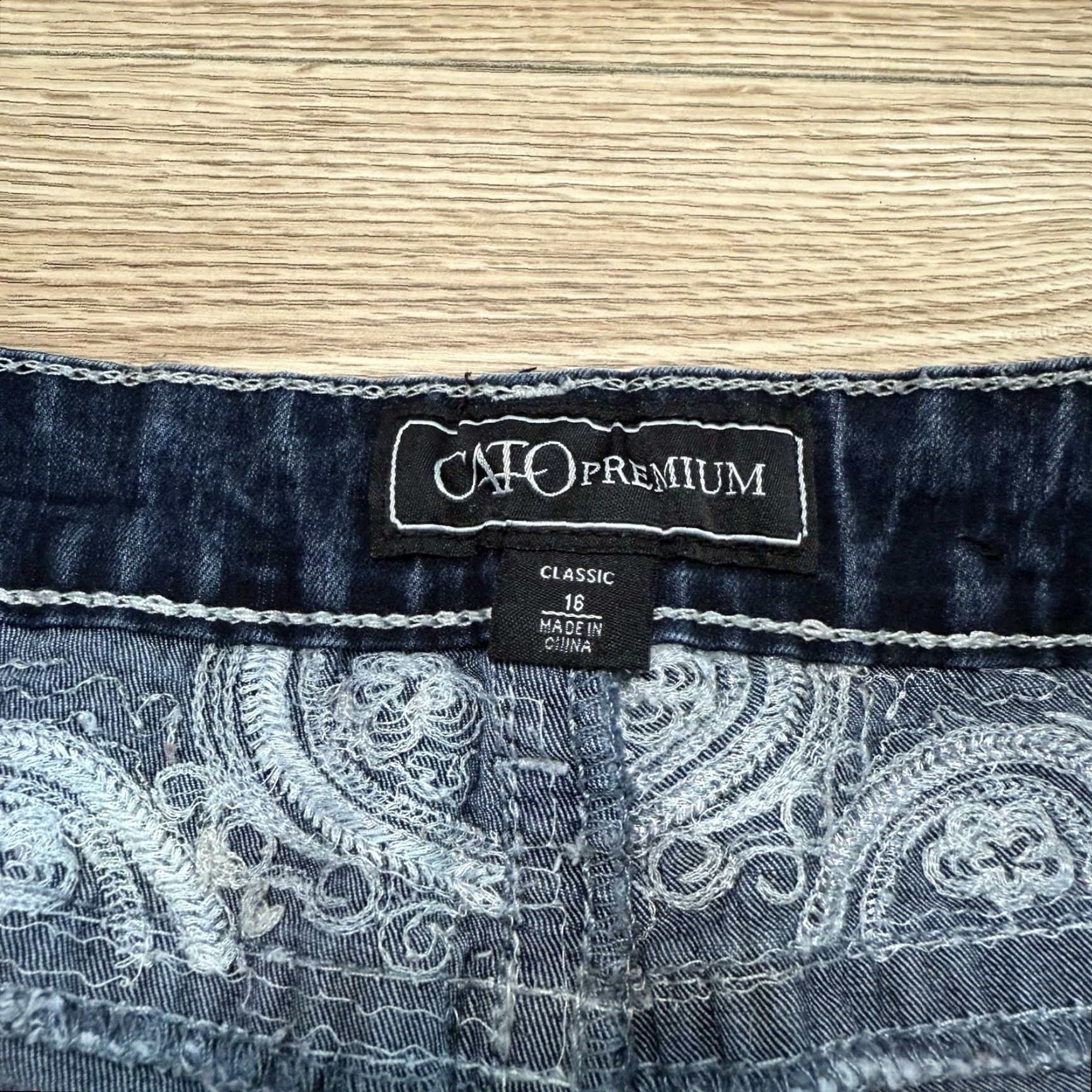 Vintage VINTAGE Cato Womens Jeans Bootcut Size 16 Blue Denim Cotton Blend Embroidered Pockets Size 38" / US 16 / IT 52 - 2 Thumbnail