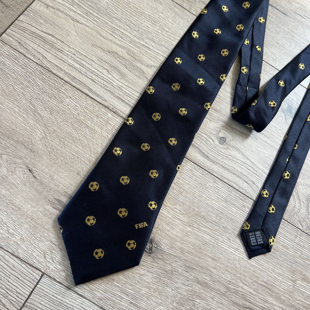 Vintage Vintage 90s FIFA Silk tie monogram rare Size ONE SIZE - 2 Thumbnail