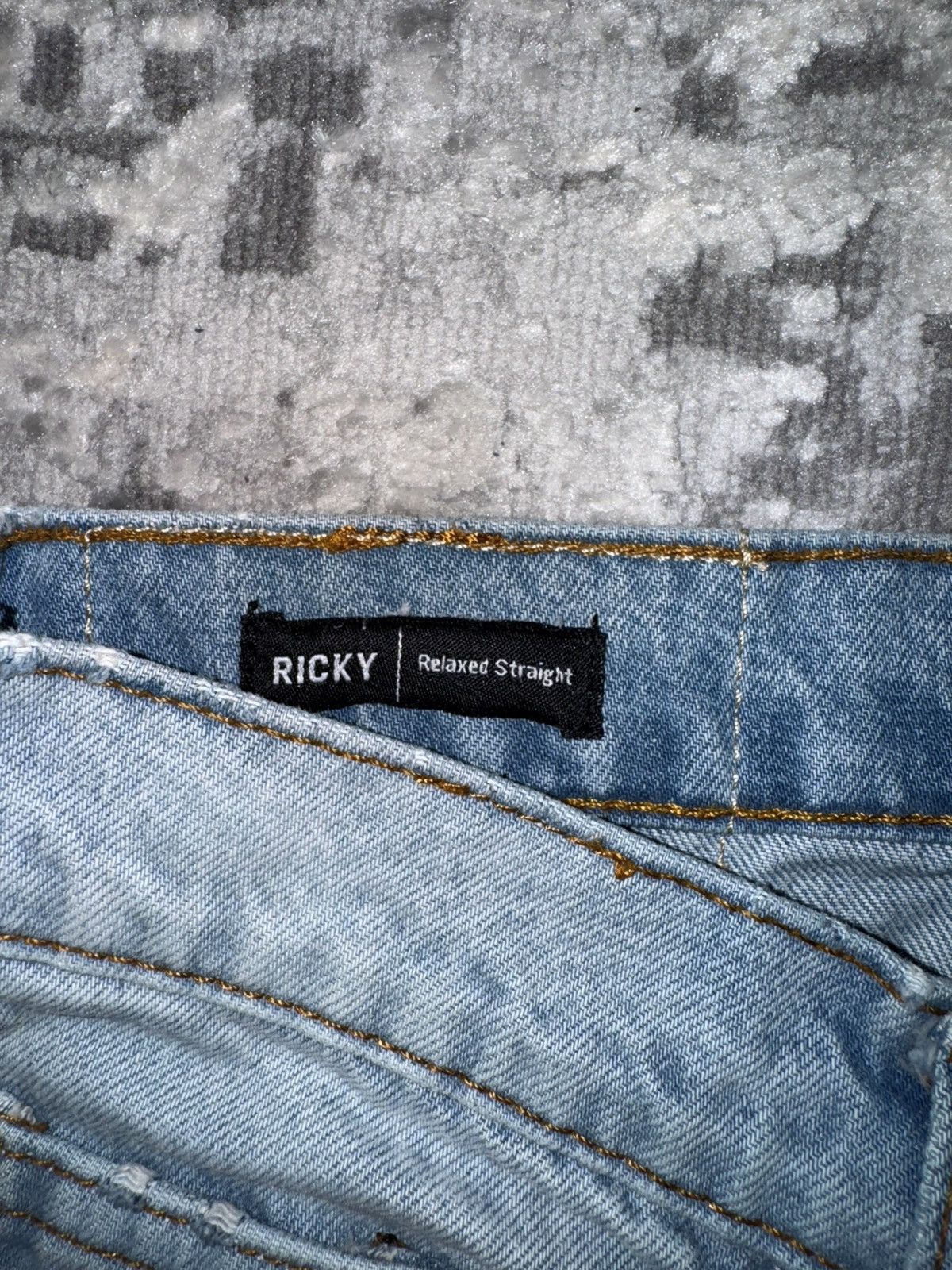 True Religion True Religion Ricky/Relaxed Ligjt Washed Denim Jeans Size US 33 - 7 Thumbnail