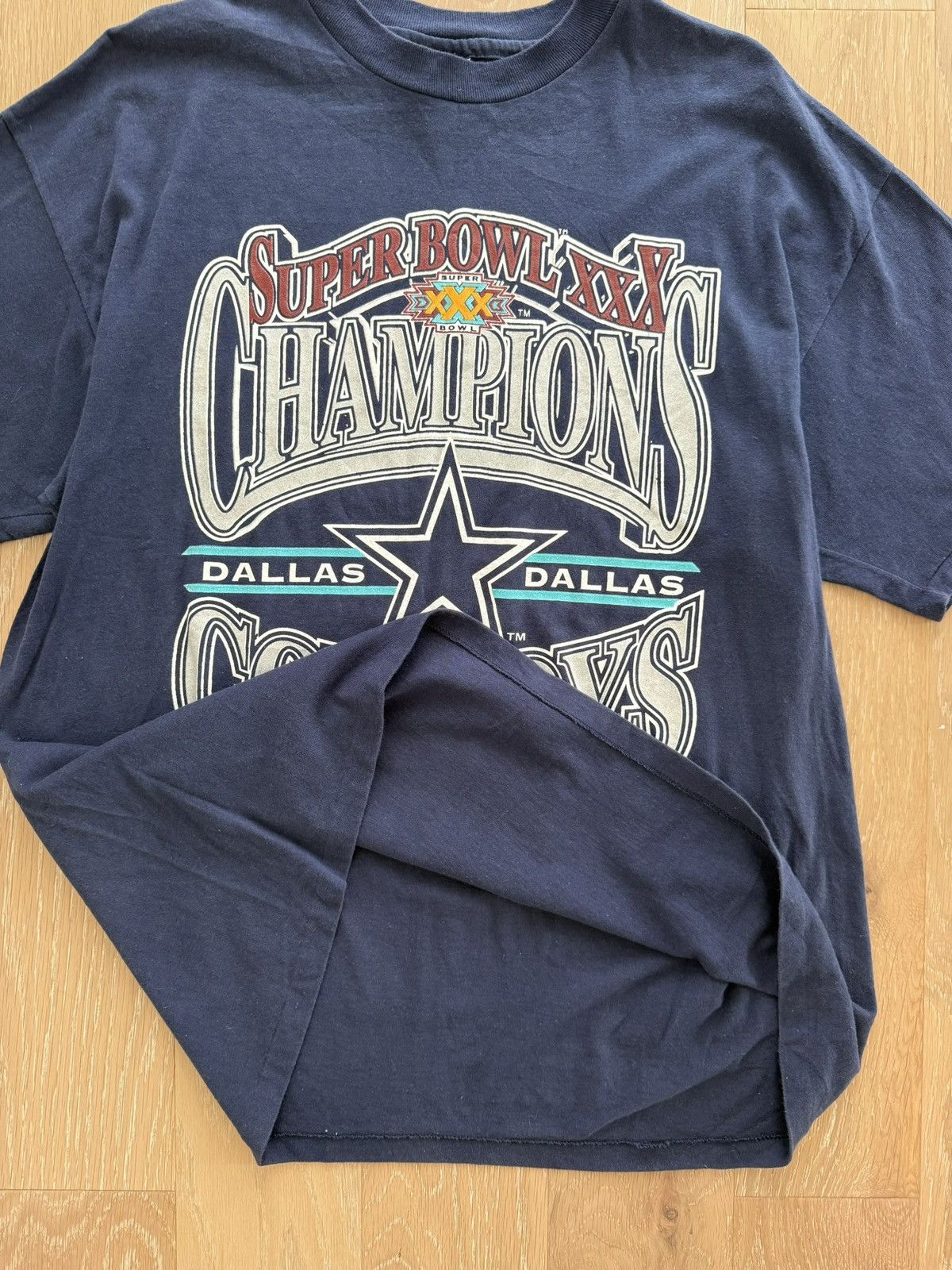 Hanes Vintage ‘96 Dallas Cowboys Super Bowl NFL Champions football Size US XL / EU 56 / 4 - 7 Thumbnail