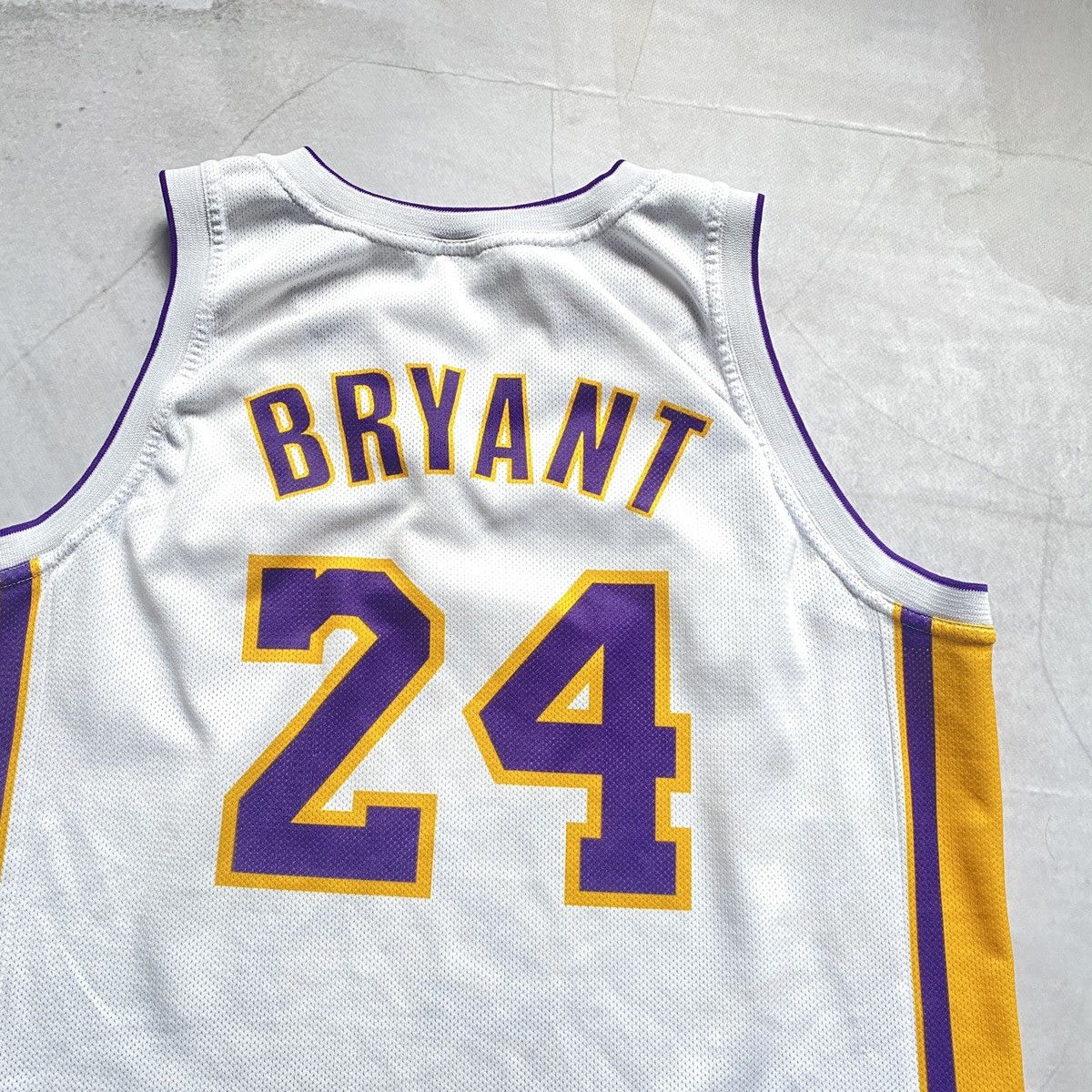 NBA × Vintage Vintage Lakers Kobe Bryant 24 8 Nba Champion Jersey 90s Size US XL / EU 56 / 4 - 4 Thumbnail