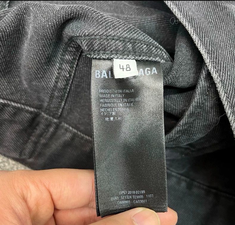 Balenciaga Balenciaga Black neckline colored letters embroidered with Size US M / EU 48-50 / 2 - 5 Thumbnail