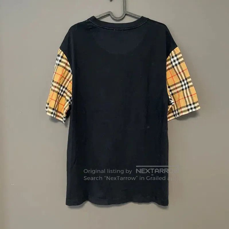 Burberry Burberry Black Women's T-Shirt with Check Sleeves. Size M / US 6-8 / IT 42-44 - 2 Thumbnail
