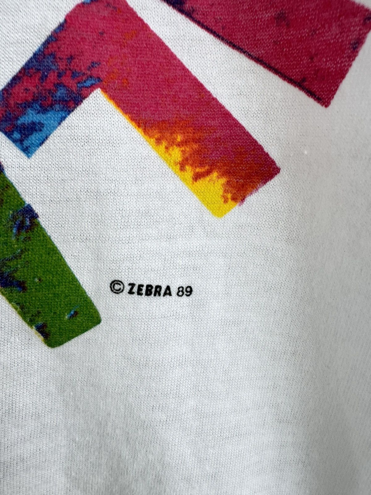 Band Tees RARE Vintage 80s Red Hot Chilli Peppers 1989 Zebra Tee Size US L / EU 52-54 / 3 - 3 Thumbnail