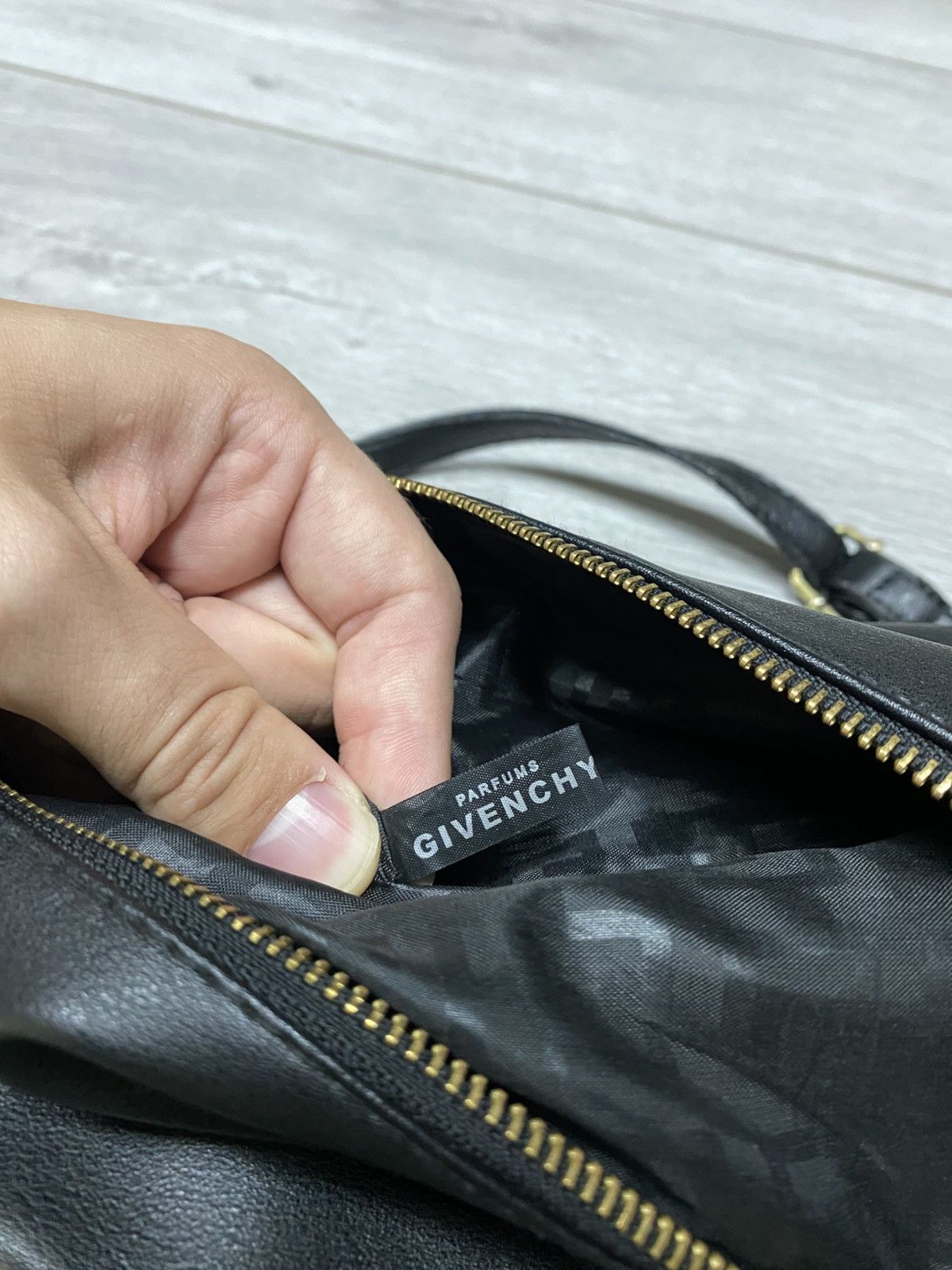 Givenchy Givenchy big logo shoulder crossbody bag messenger Size ONE SIZE - 5 Thumbnail