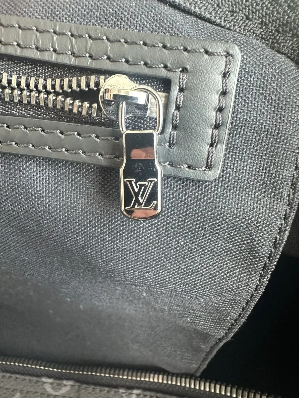Louis Vuitton Louis Vuitton Keepall Bandouliere 55 Duffle Bag Size ONE SIZE - 13 Thumbnail
