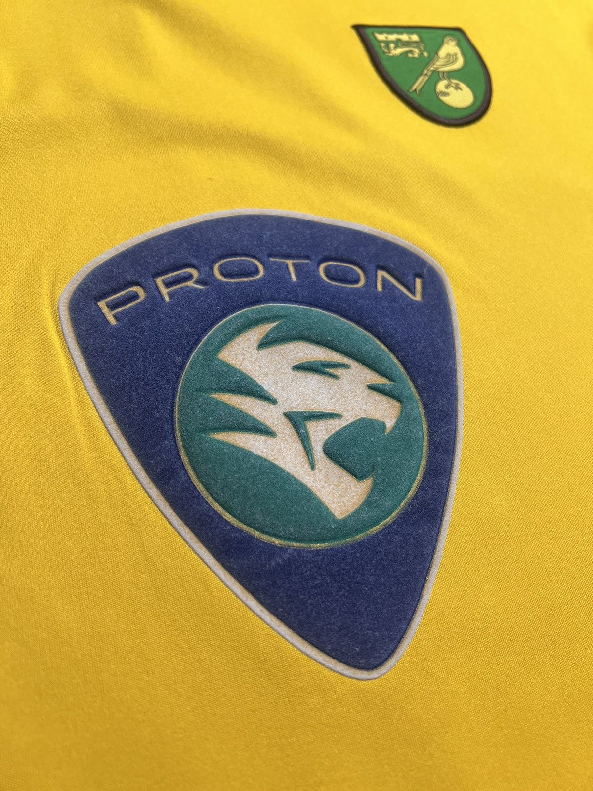 Other Norwich City Home Football Shirt 2003/05 Adults L Xara Size US L / EU 52-54 / 3 - 11 Thumbnail