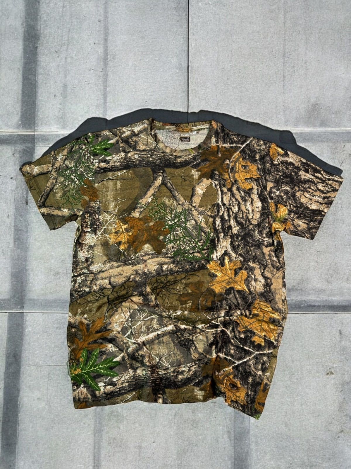 Japanese Brand × Realtree Vintage Realtree tee mossy oaks y2k camo swag drip skater Size US XL / EU 56 / 4 - 1 Thumbnail