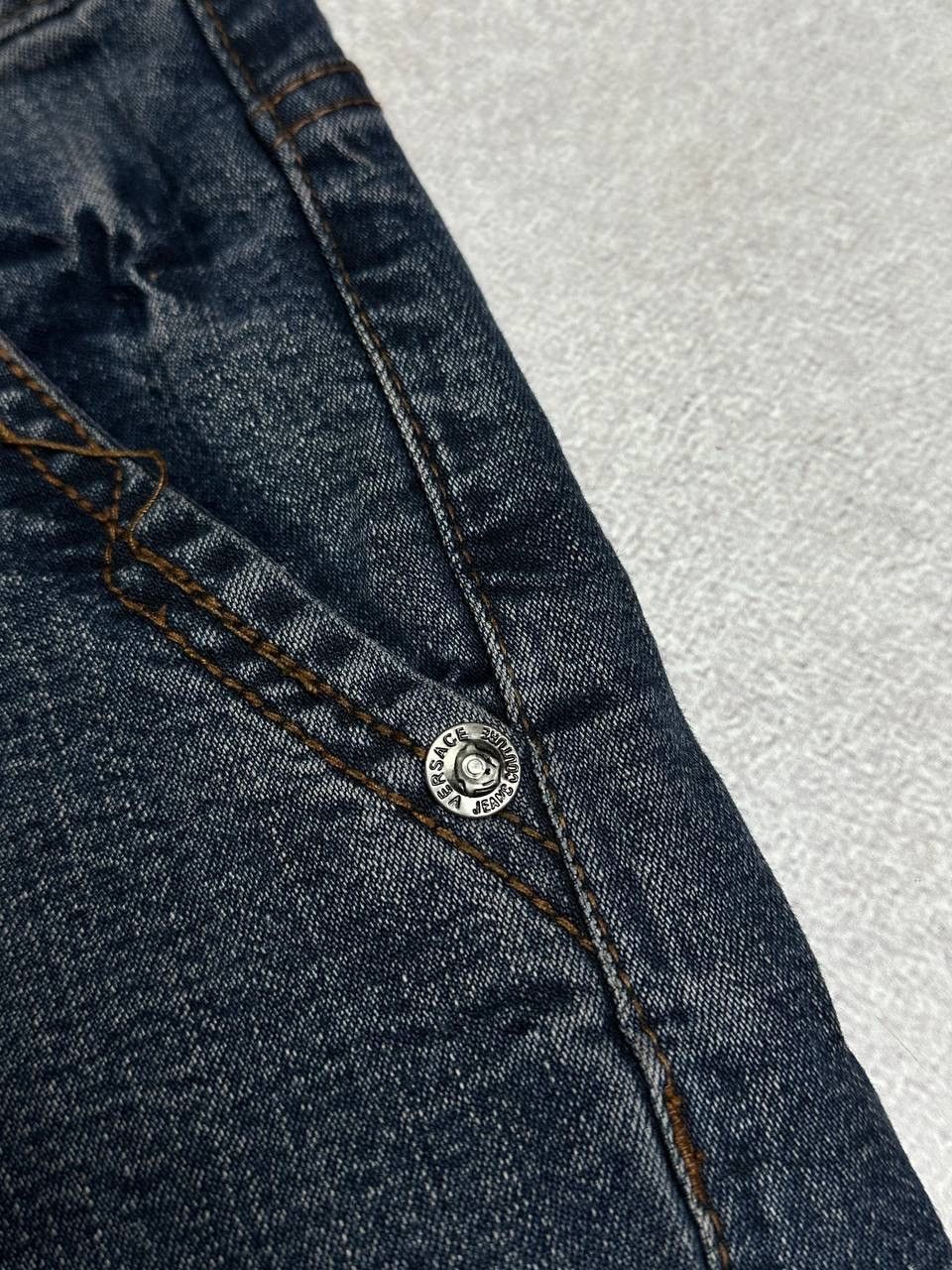 Versace Vintage Versace Big Logo Medusa Y2K Denim Jeans 30 Size US 30 / EU 46 - 8 Thumbnail