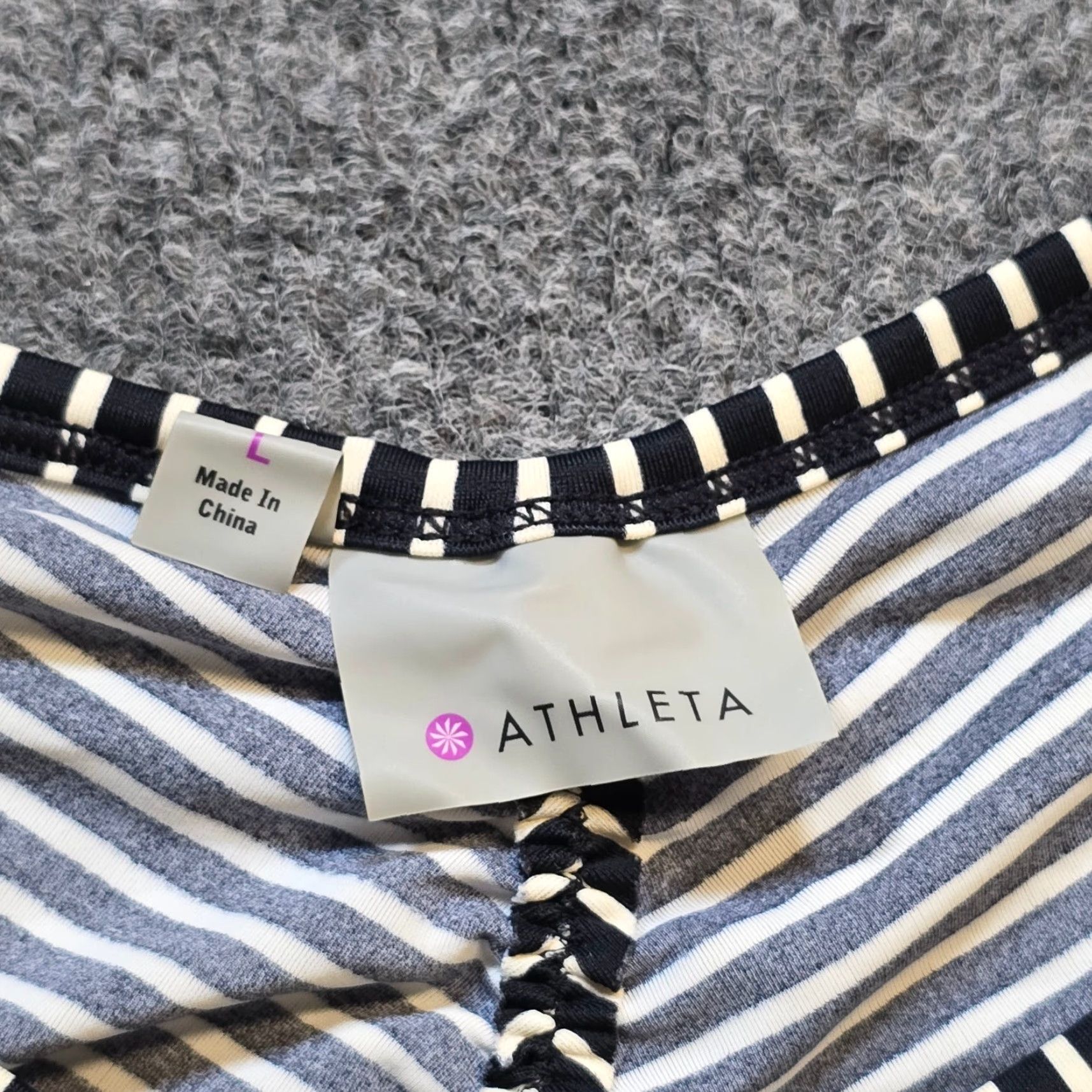Athleta Athleta Top Womens L Black White Striped Nylon Stretch Performance Workout Blouse Knit Ruched Size L / US 10 / IT 46 - 3 Thumbnail