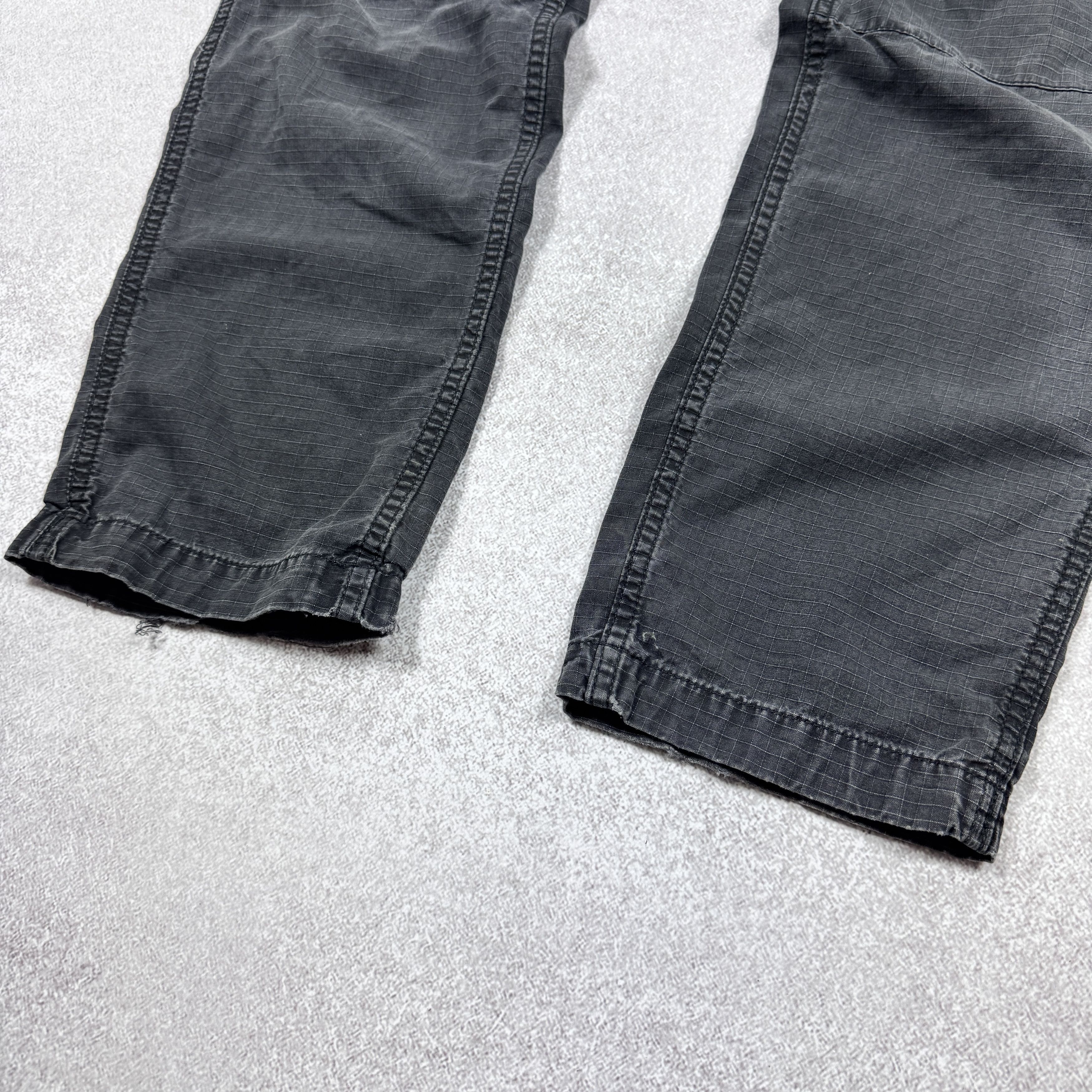 Carhartt Men`s CARHARTT Aviation Black Distressed Cargo Pants Size 29 Size US 29 - 6 Thumbnail
