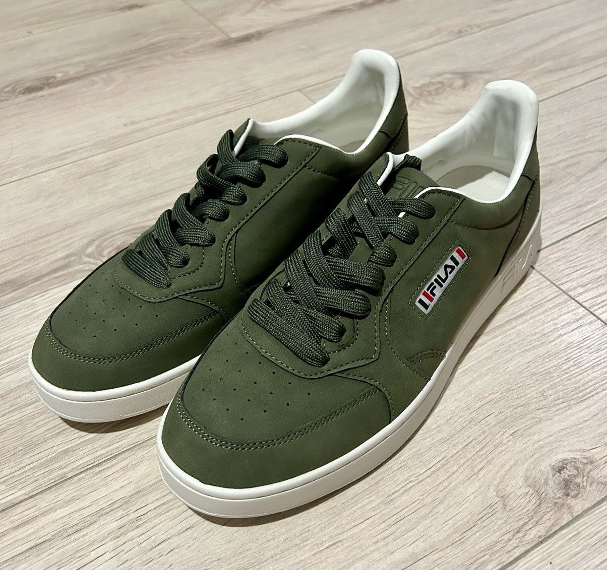 Fila Fila khaki keds Size US 12 / EU 45 - 2 Thumbnail