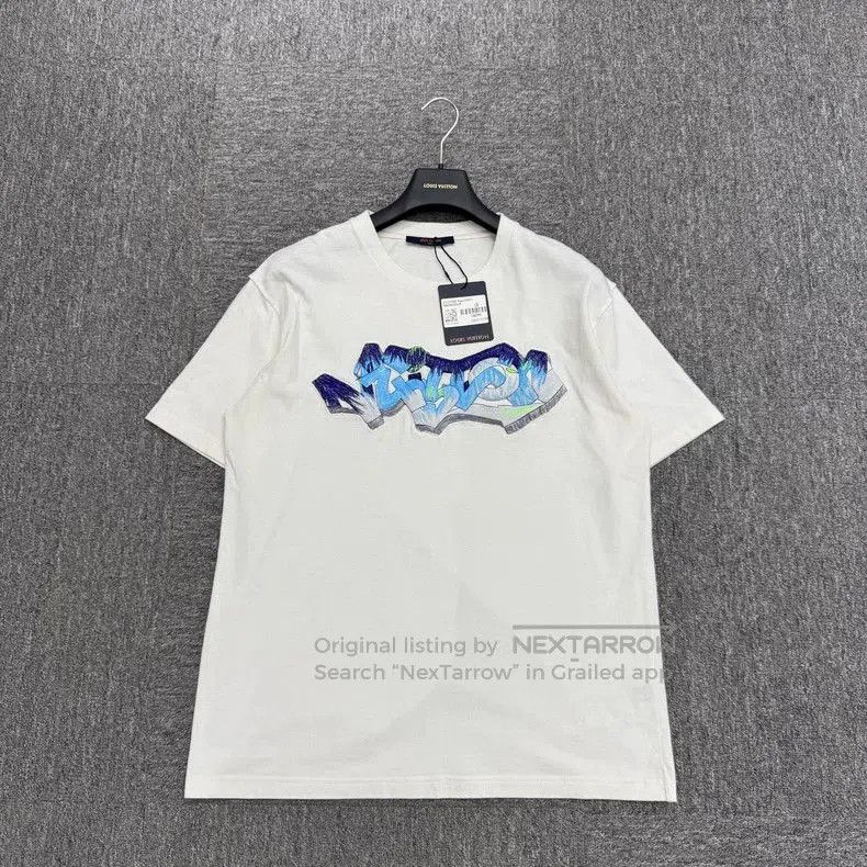 Louis Vuitton Louis Vuitton Graffiti Relief Short Sleeve T. Size US L / EU 52-54 / 3 - 1 Thumbnail
