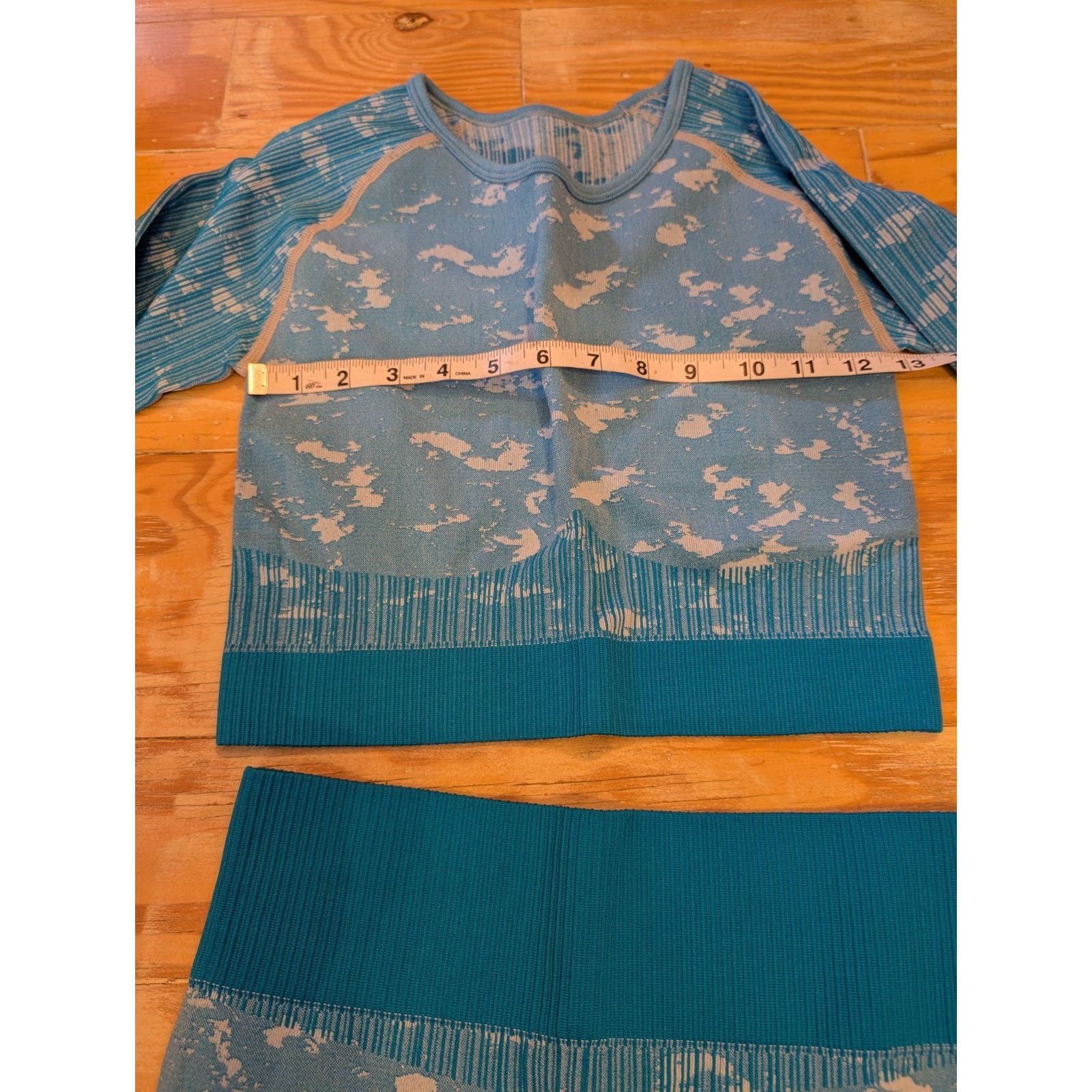 The Unbranded Brand Women's SM Athletic Pant/Top Set Blue/White Cloud Print NWOT Size 27" / US 4 / IT 40 - 1 Thumbnail