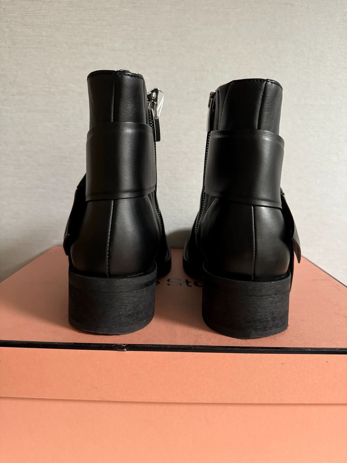 Acne Studios Acne Studios Black Small Square Toe Bow Zipper Boot Size US 6.5 / IT 36.5 - 6 Thumbnail
