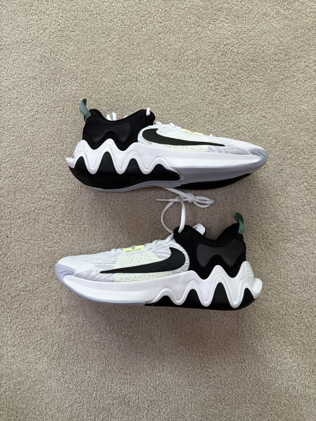 Nike Nike Giannis Immortality 2 Size US 9 / EU 42 - 2 Thumbnail
