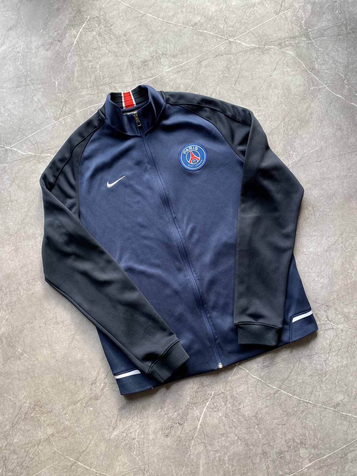 Nike Vintage 2015 Nike PSG Paris Saint German Track Jacket Size US M / EU 48-50 / 2 - 1 Thumbnail