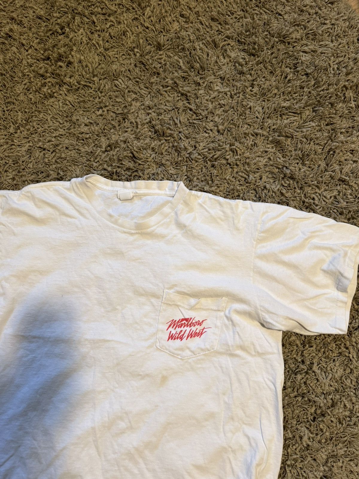 Marlboro Vintage 90s Marlboro Wild West Pocket T-Shirt M Distressed Size US M / EU 48-50 / 2 - 3 Thumbnail
