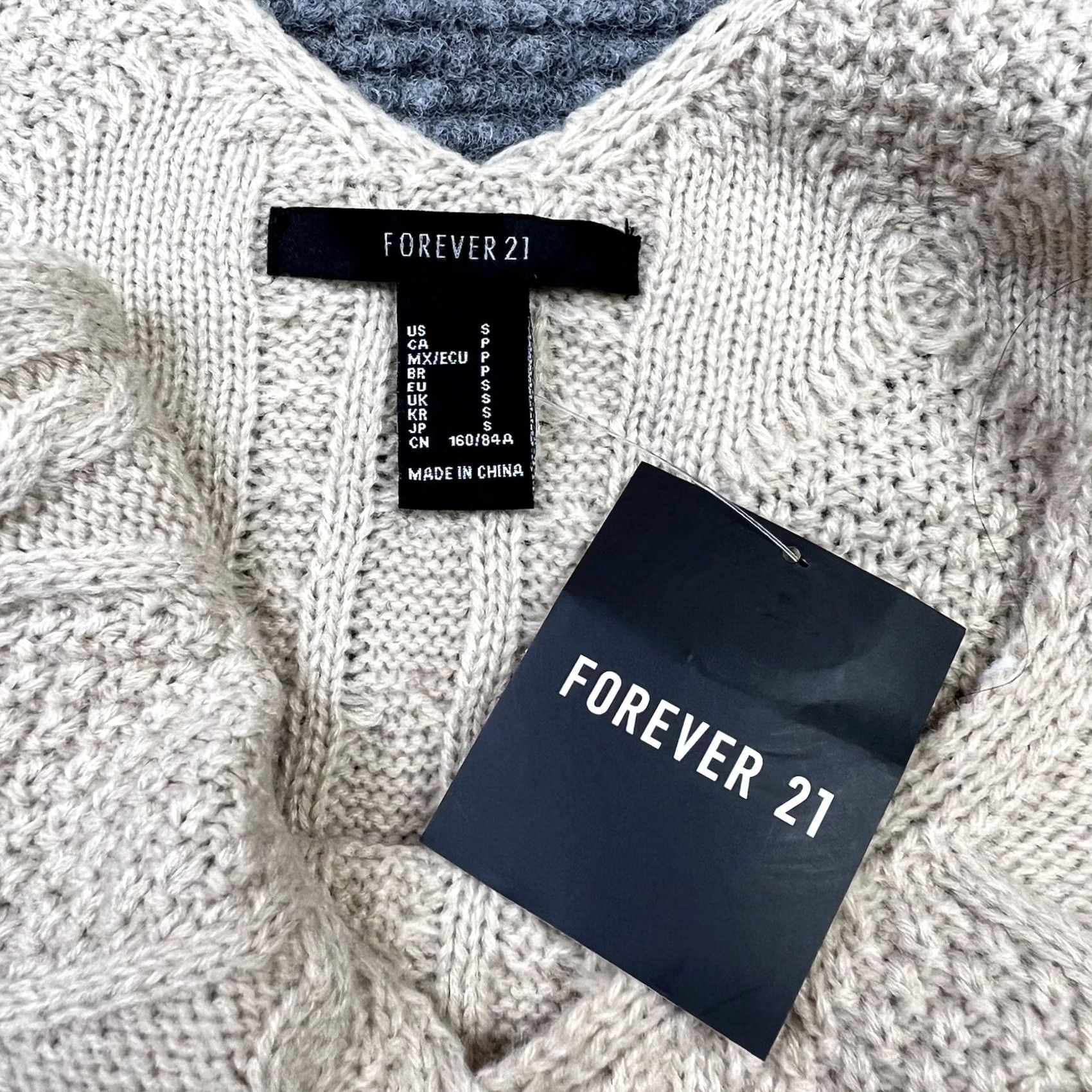 Forever 21 FOREVER 21 Knit Mid-Length V-Neck Sweater Womens S Beige Soft Stretch New With Tag Size S / US 4 / IT 40 - 2 Thumbnail