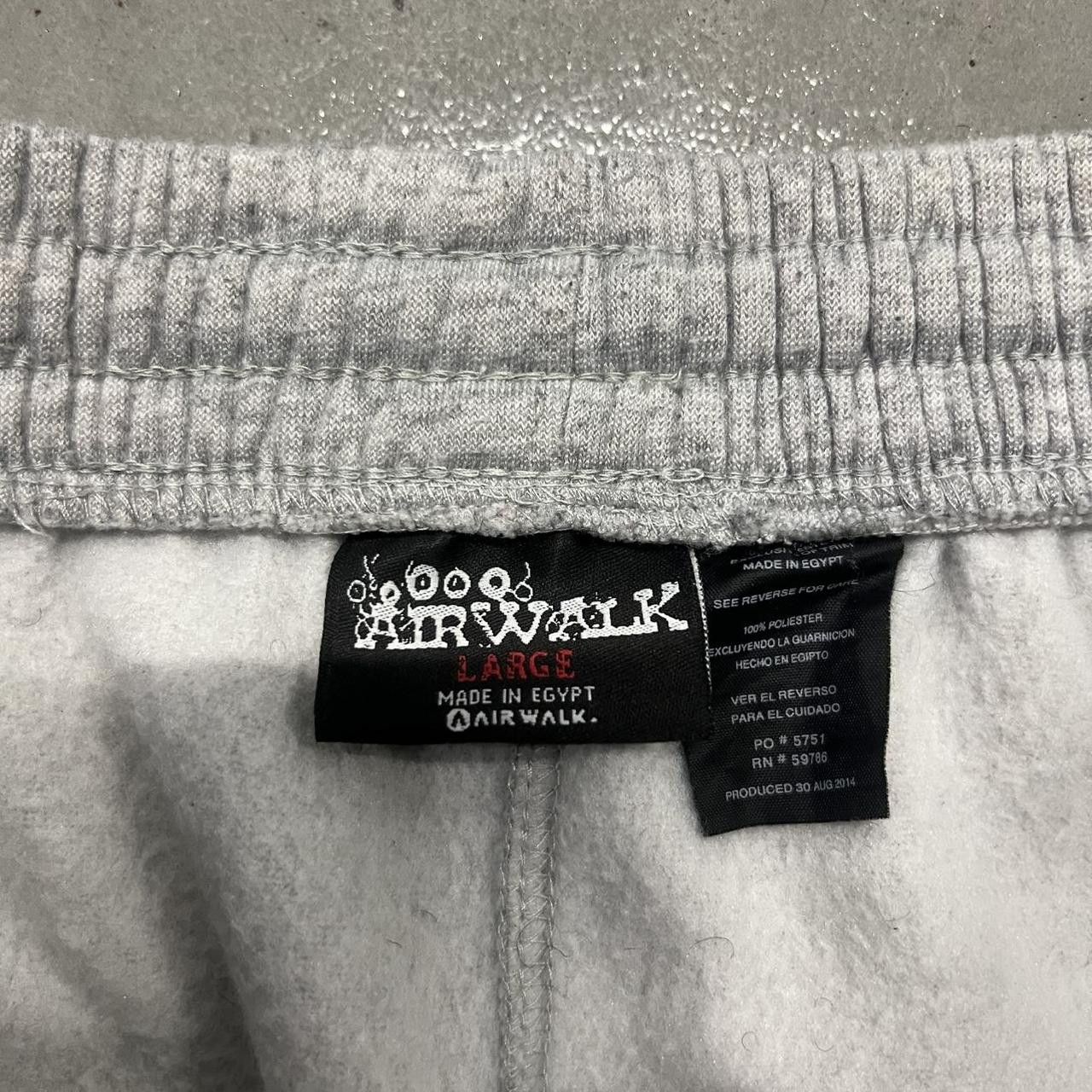Airwalk × Vintage Vintage Y2K Grey and Black Airwalk Cargo Sweatpants! Size US 34 / EU 50 - 8 Thumbnail