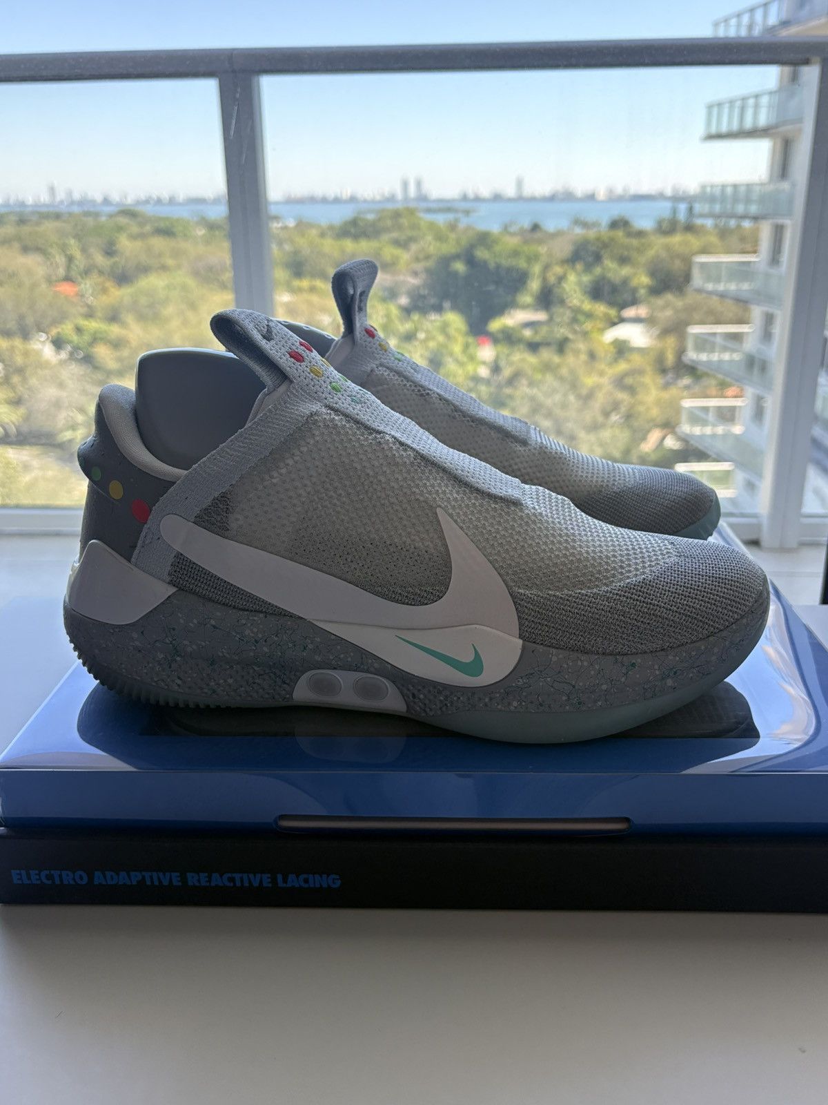 Nike Nike Adapt BB, Men’s 11.5 (OG Auto Lacing, W Box & Charger) Size US 11.5 / EU 44-45 - 4 Thumbnail