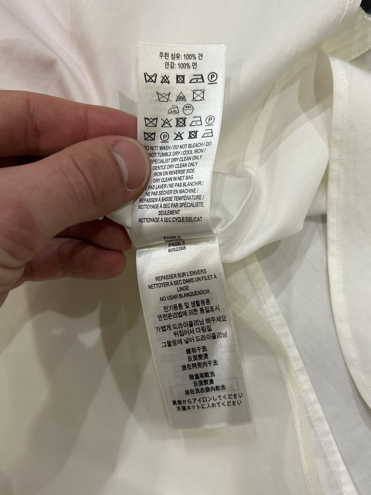 Burberry Burberry Universal Passport Button Up Size US M / EU 48-50 / 2 - 5 Thumbnail
