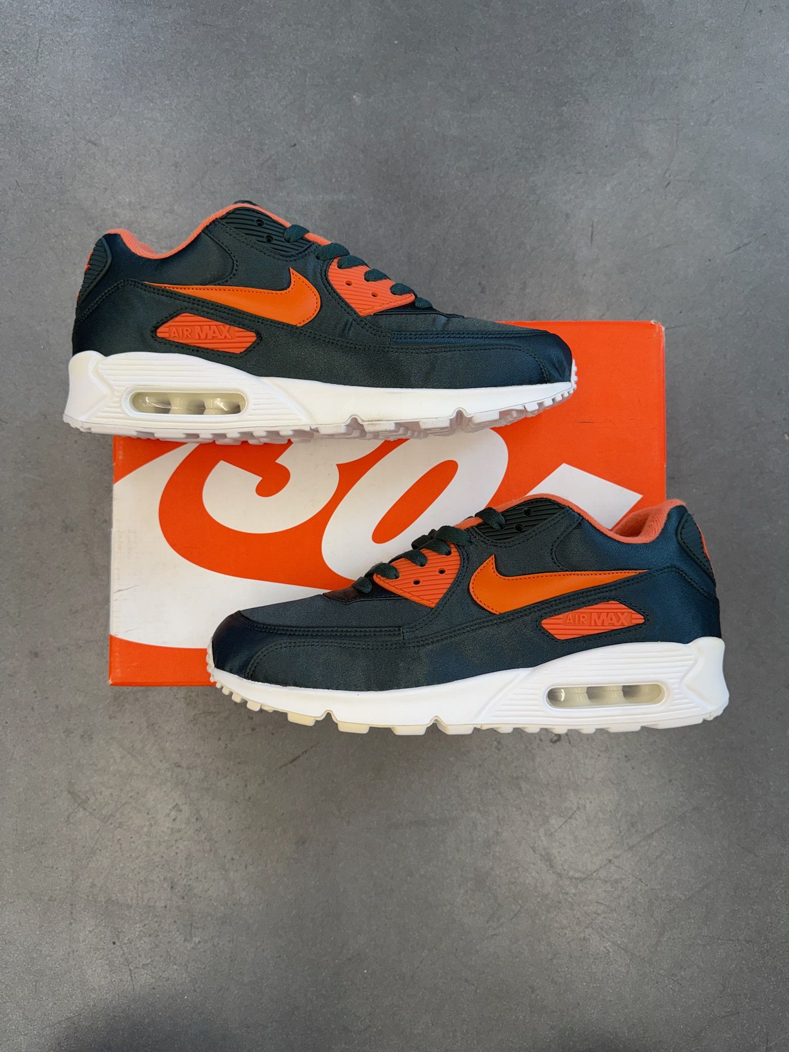 Nike 2020 Unknwn Nike Air Max 90 305 Size US 10.5 / EU 43-44 - 1 Thumbnail