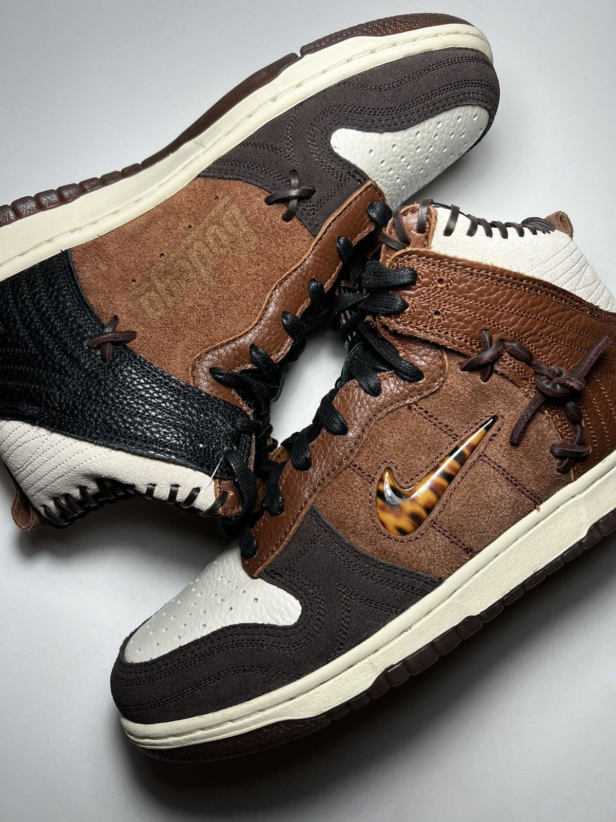 image of Dunk High Bodega Legend Fauna Brown | Size 8 Shoes in Brown Tan White, Men's