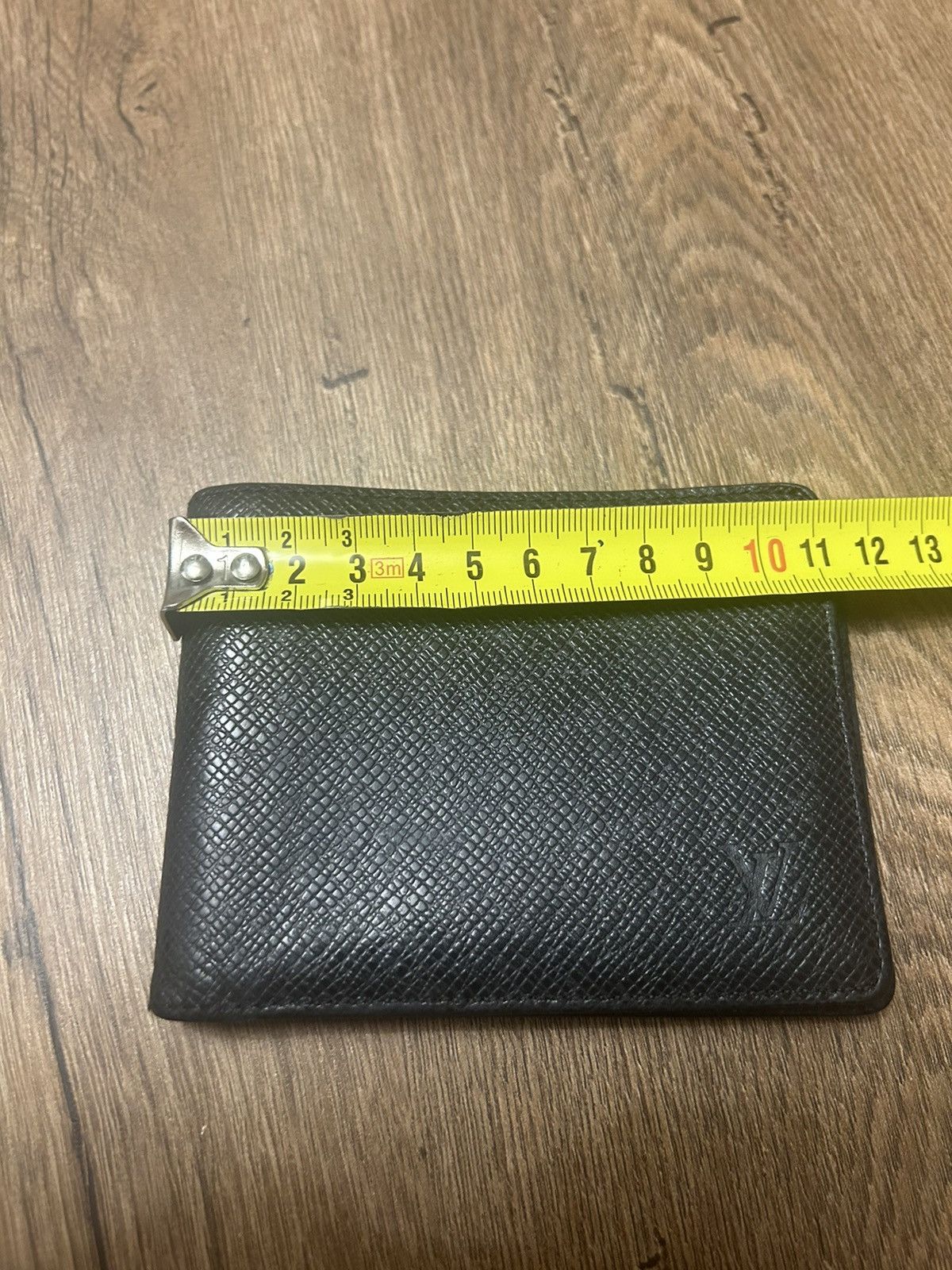 Louis Vuitton Louis Vuitton Black Taiga Leather Bifold Men’s Wallet Size ONE SIZE - 10 Thumbnail