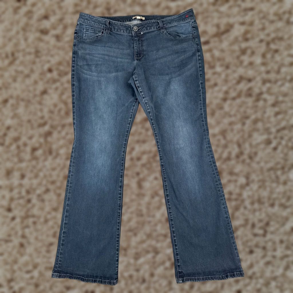 Vintage Cabi Jeans Women 16 Blue Denim Bootcut Regular 36x31 Cotton Blend 5-Pocket Design Medium Wash Stretch Jeans Mens? Size 38" / US 16 / IT 52 - 1 Thumbnail