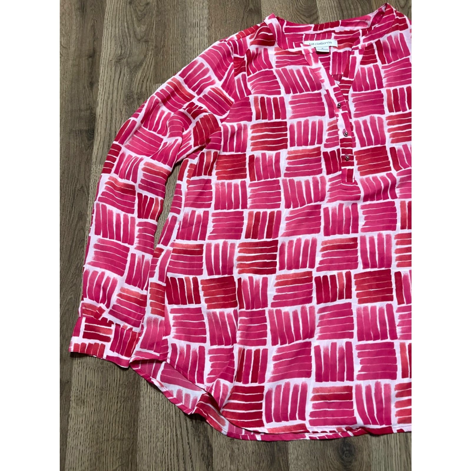 Liz Claiborne Liz Claiborne Shirt Women's Medium Button-Up Long Sleeve Pink Red White Casual Modern Button-Up Dick? Size M / US 6-8 / IT 42-44 - 3 Thumbnail