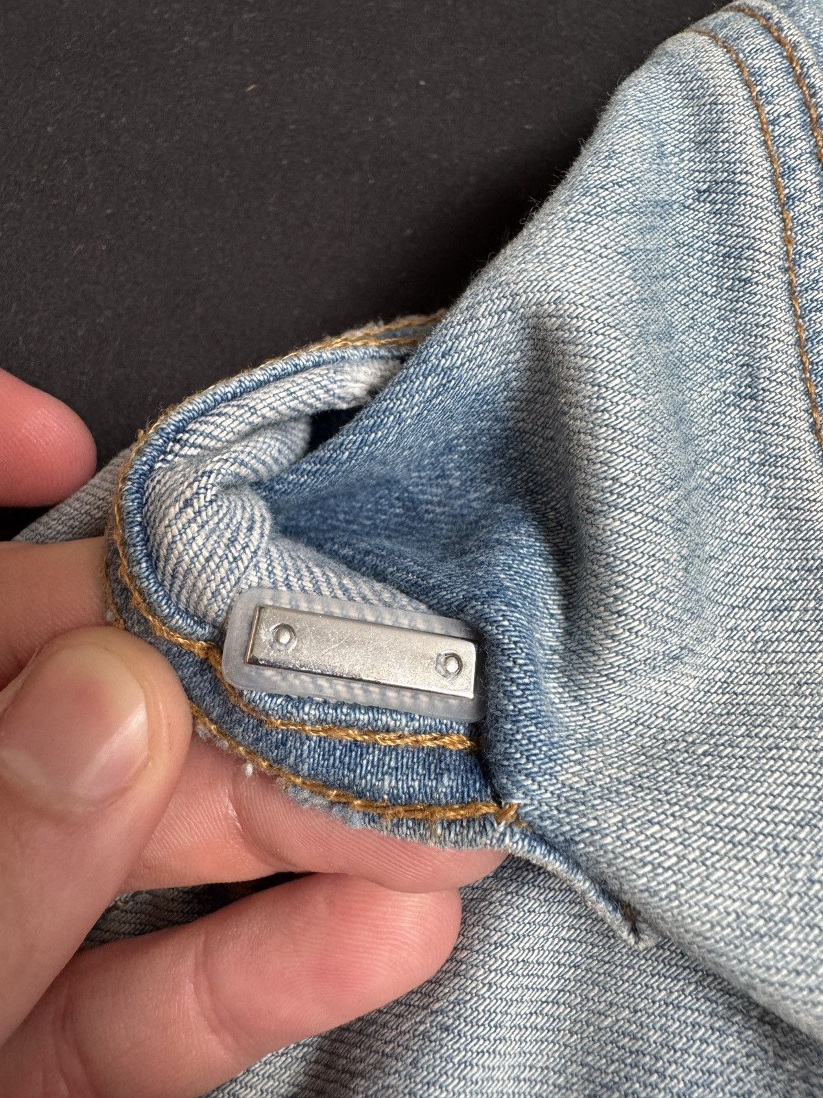 Amiri Amiri Old English LightWash Jeans Size US 33 - 12 Thumbnail