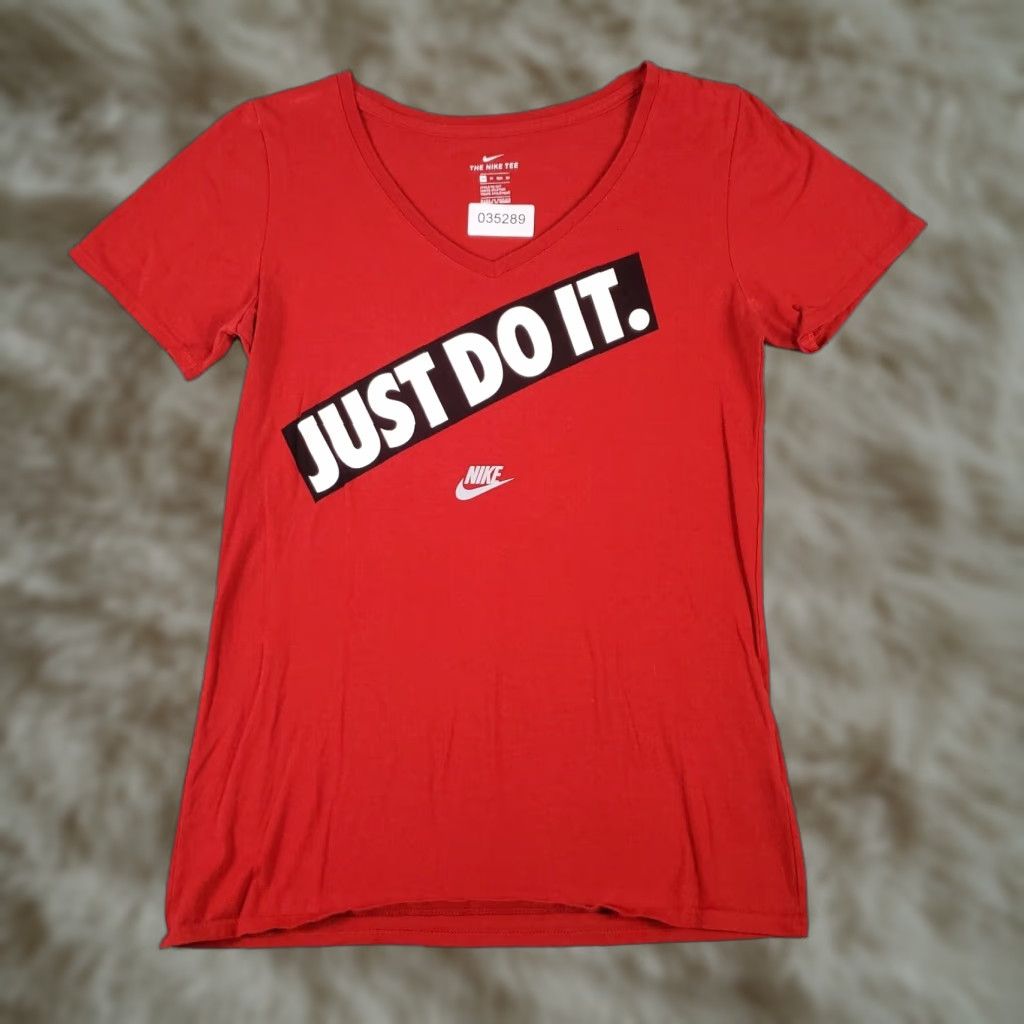 Nike Nike Women's T-Shirt XS Red Casual Short Sleeve Crew Neck Sports Activewear Size XS / US 0-2 / IT 36-38 - 1 Thumbnail