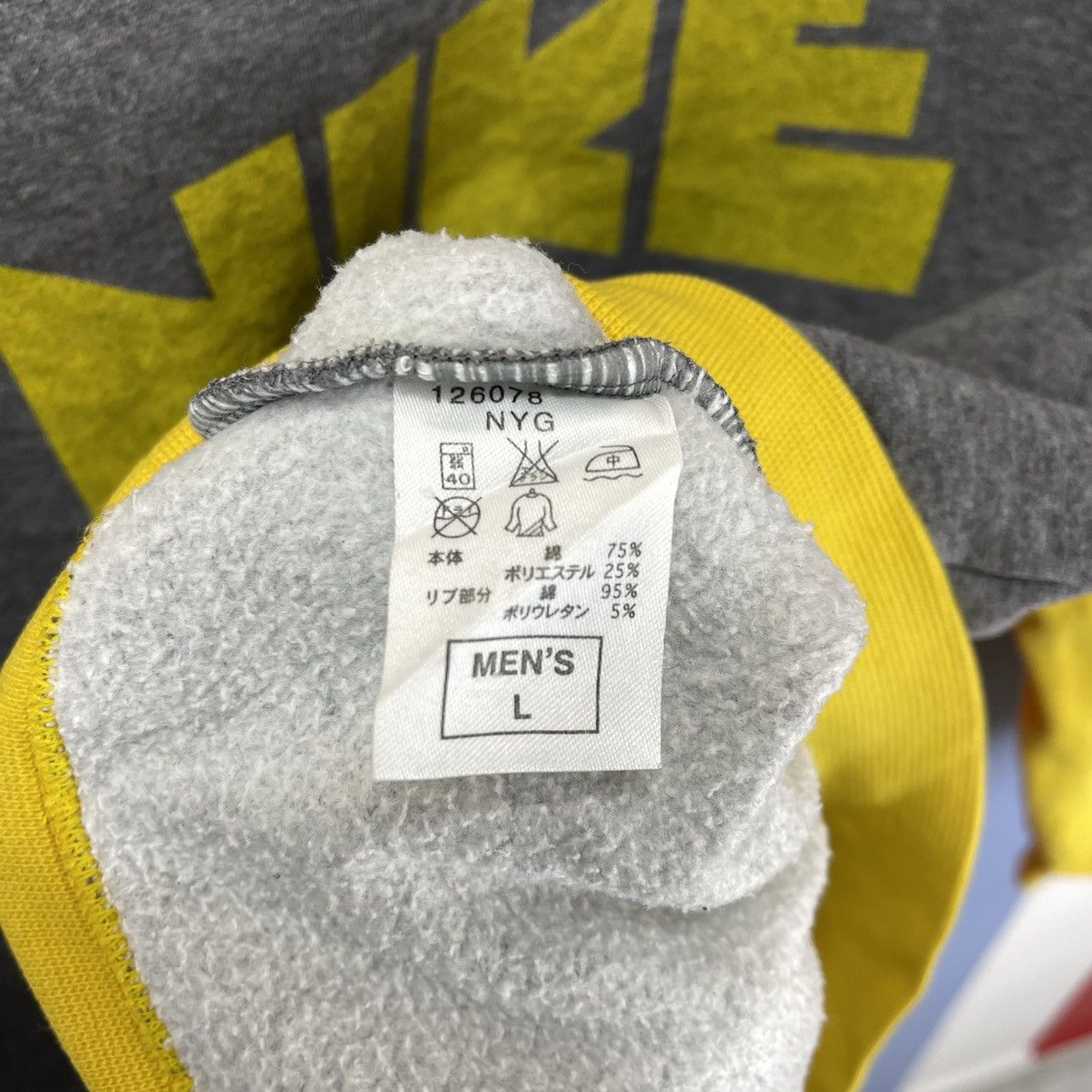 Nike Y2K Vintage NIKE Crew Neck Sweatshirt #1398/AW Size US M / EU 48-50 / 2 - 6 Thumbnail