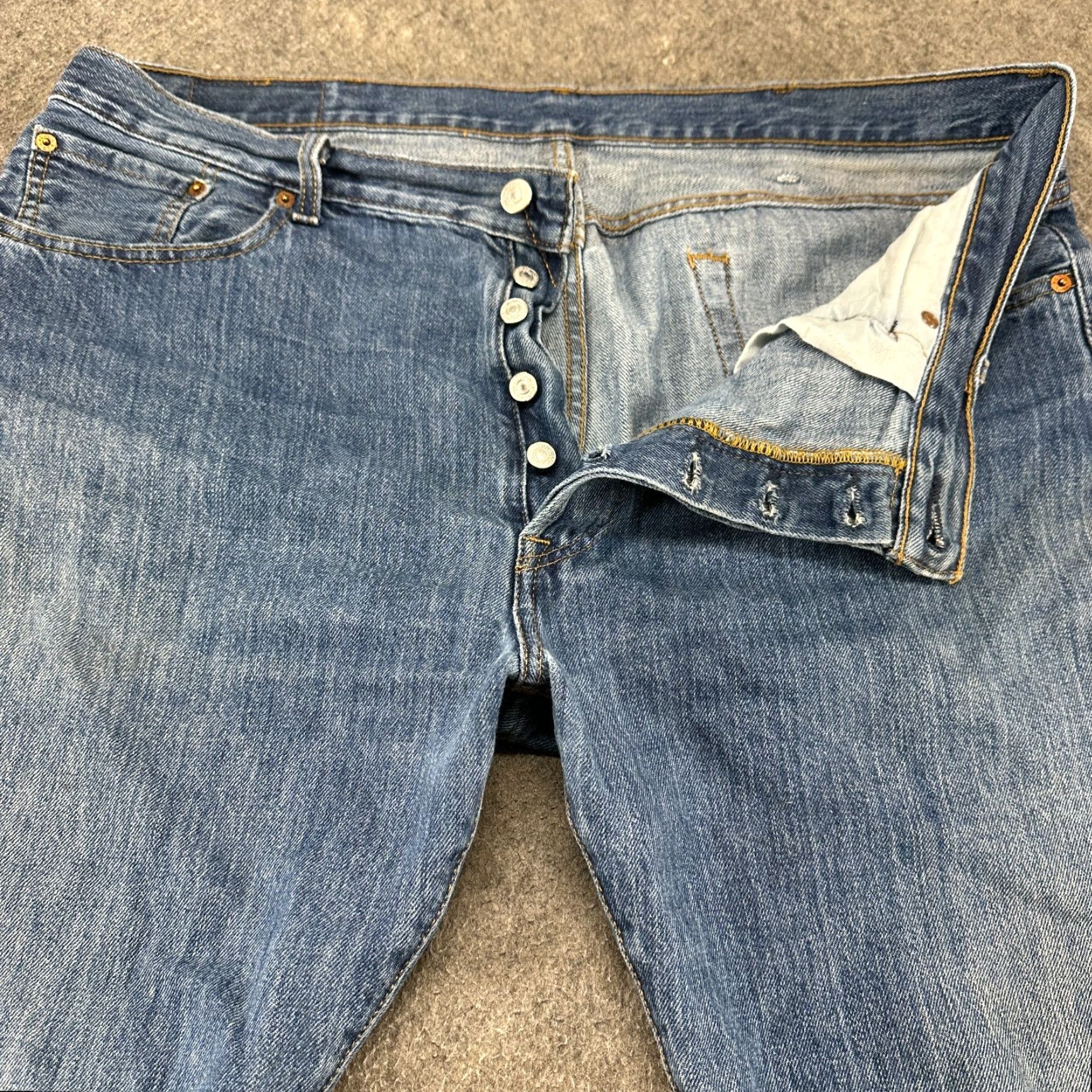 Levi's Levi's 501 Jeans Mens 38x34 Blue Straight Regular Fit Medium Wash Button Fly Jeans Mens Regular 501 Series Blue Size US 38 / EU 54 - 2 Thumbnail