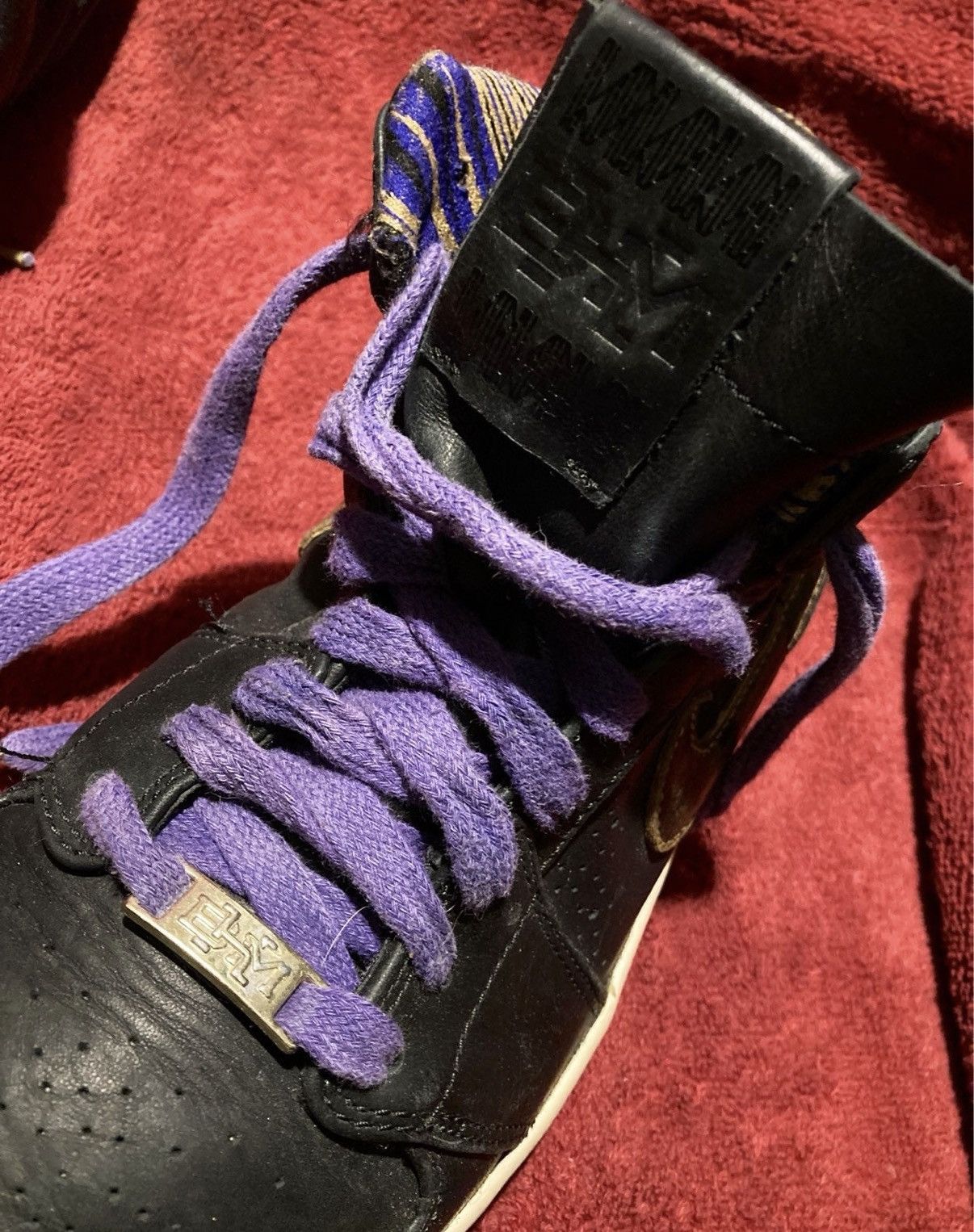 Nike Air Jordan 1 Mid Noveau 'BHM' Size US 8.5 / EU 41-42 - 4 Thumbnail