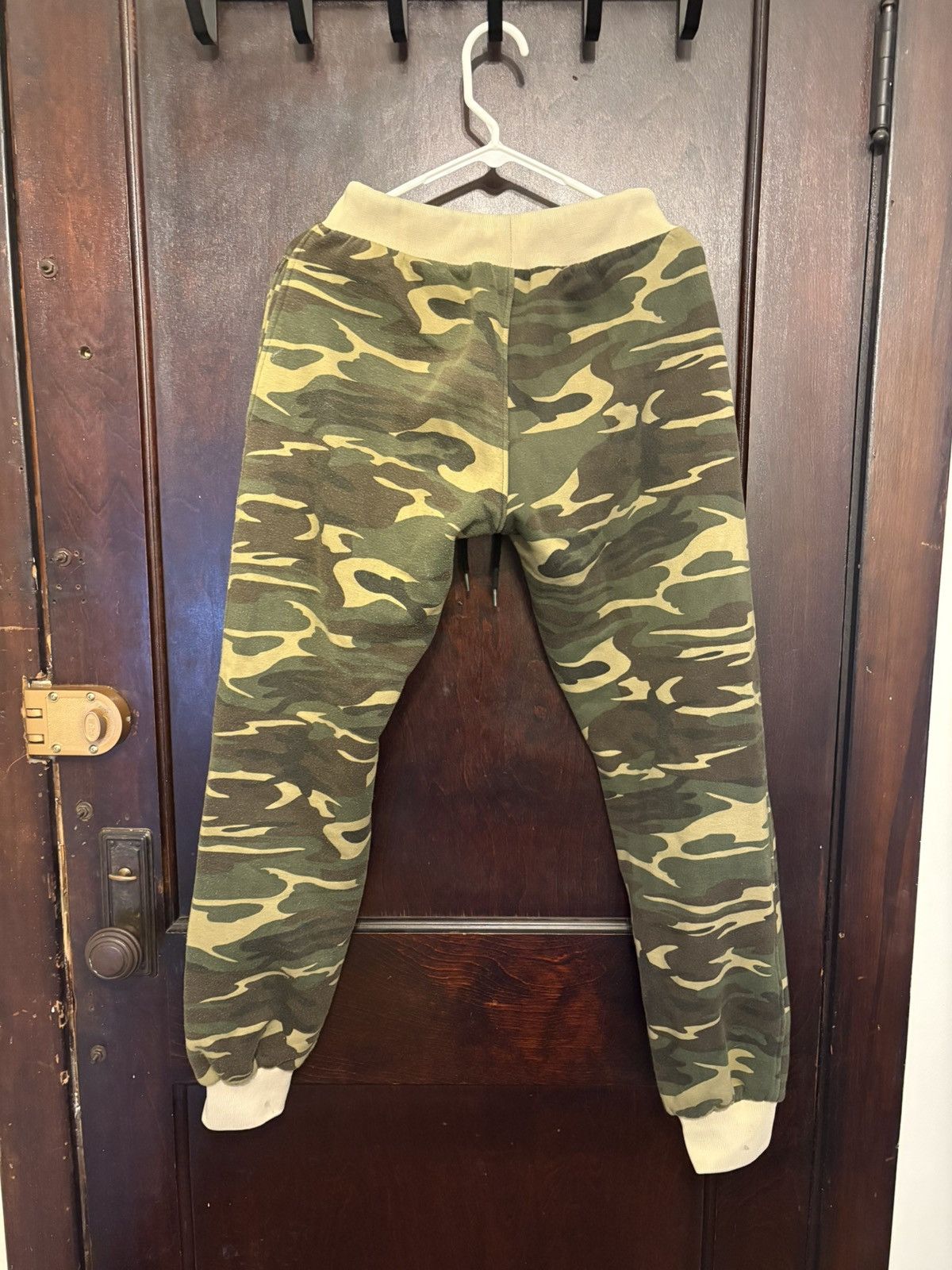 Joe Freshgoods Camo DBM sweatpants. Size US 30 / EU 46 - 2 Thumbnail