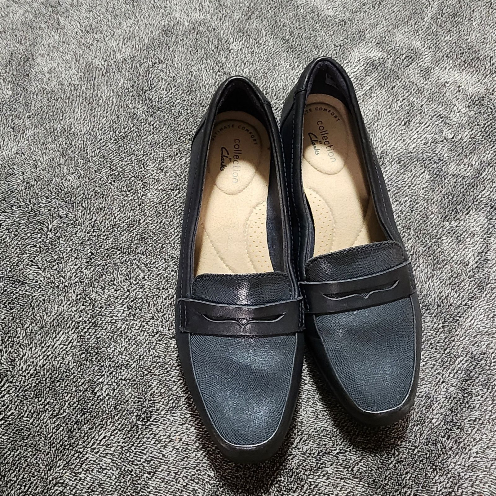 Clarks Clarks Navy blue shoes 1in. Heel size 5.5 womens b2 Size US 5.5 / IT 35.5 - 7 Thumbnail