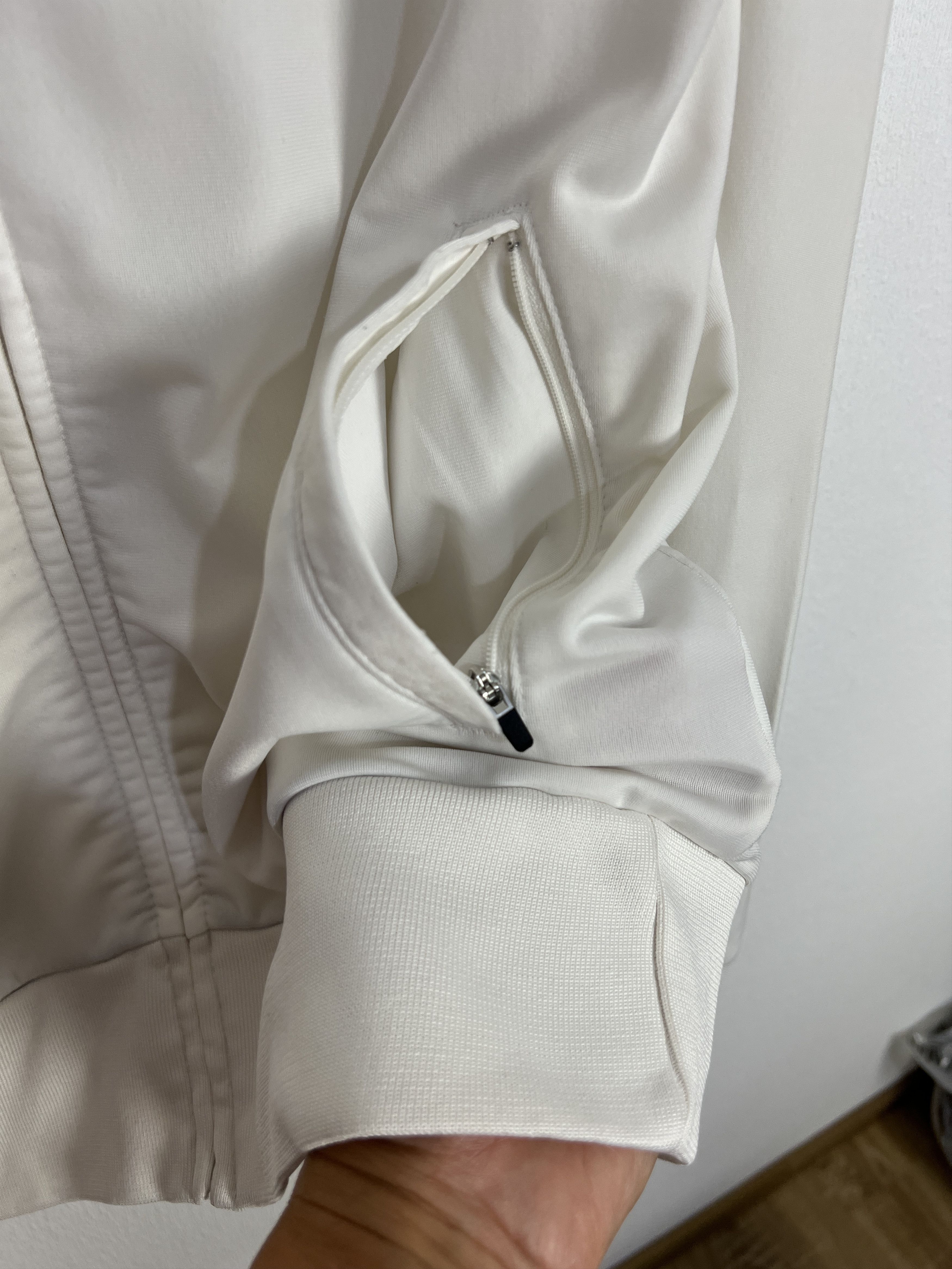 Nike Vintage Nike Juventus Football White Jacket Soccer Size US M / EU 48-50 / 2 - 5 Thumbnail