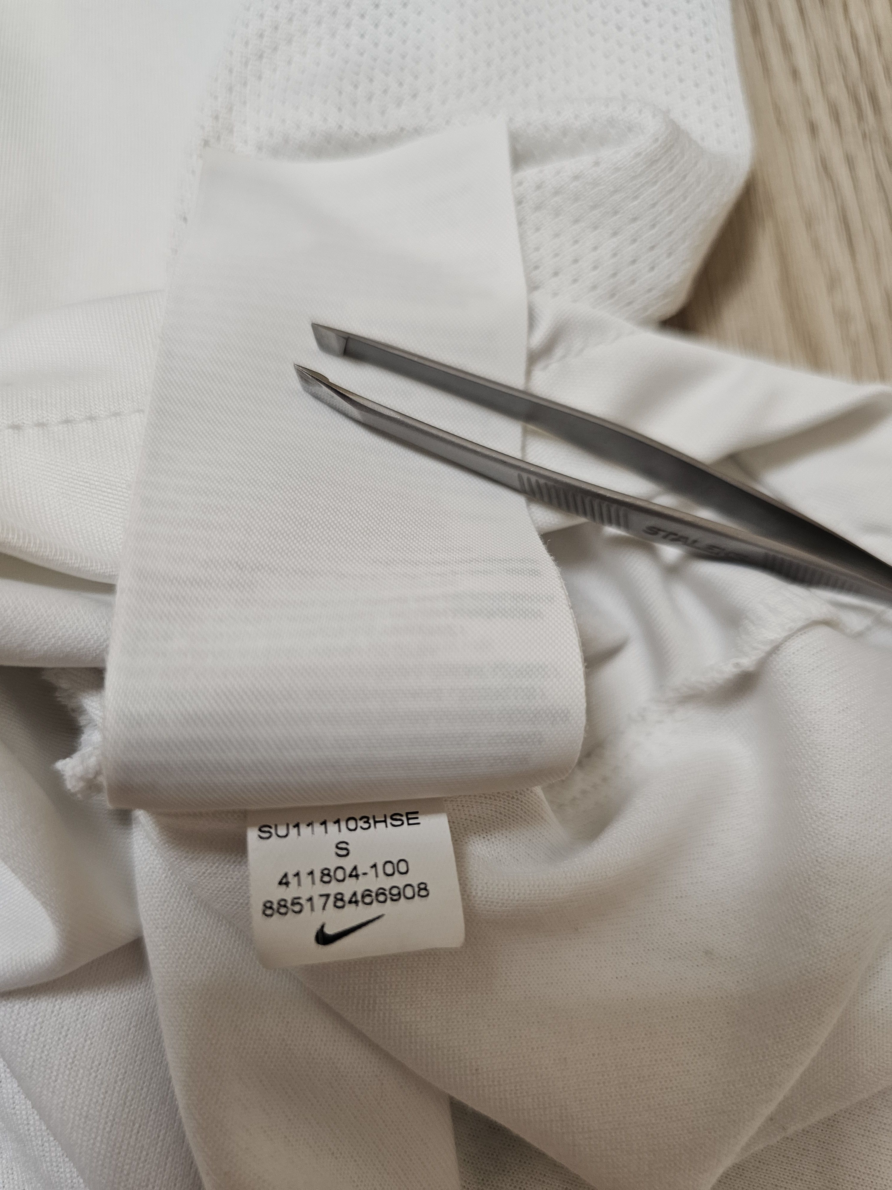 Nike MONTPELLIER 2010 2011 TRAINING FOOTBALL SHIRT SOCCER JERSEY Size US S / EU 44-46 / 1 - 8 Thumbnail